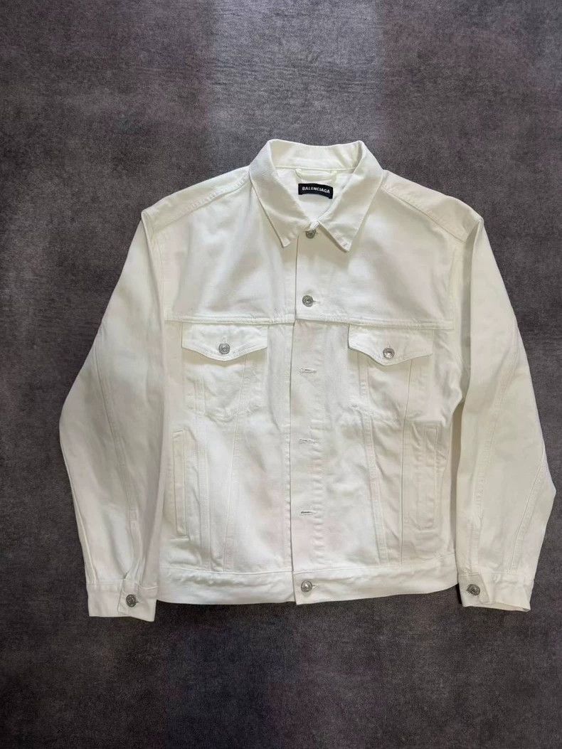 Balenciaga Balenciaga Denim jacket with letters on white back Size US S / EU 44-46 / 1 - 1 Thumbnail