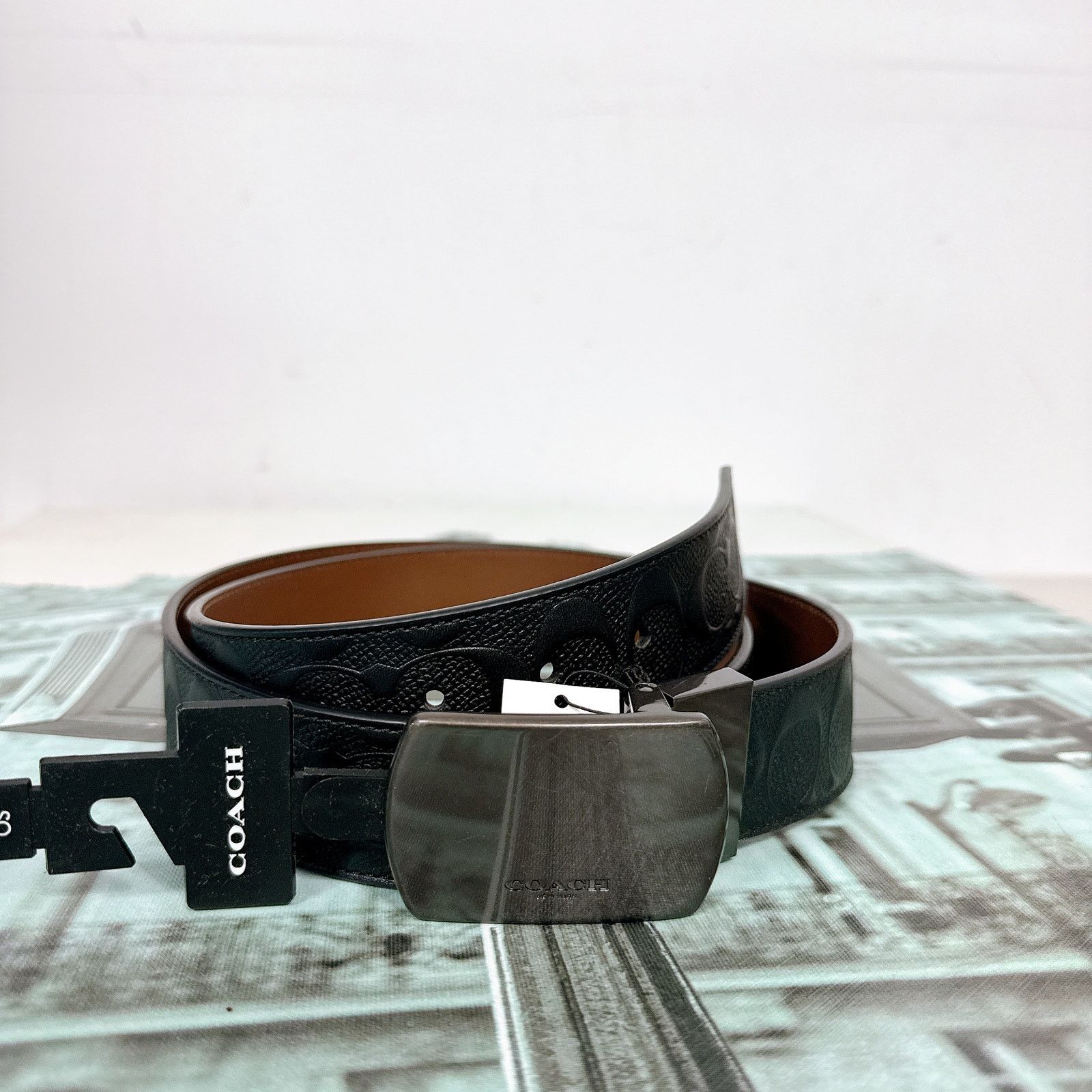 Coach Coach 101 Plaque Buckle Cut-To-Size Reversible Belt Size ONE SIZE - 3 Thumbnail