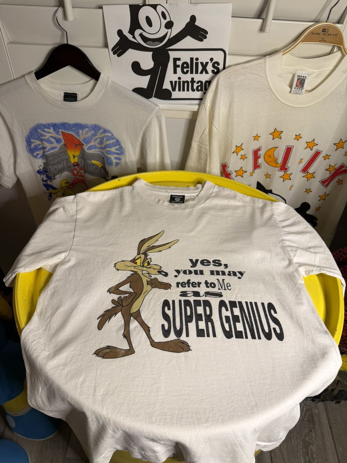Vintage 1990s Looney toons Wil E Cyote single stitch vintage T-shirt Size US M / EU 48-50 / 2 - 1 Thumbnail