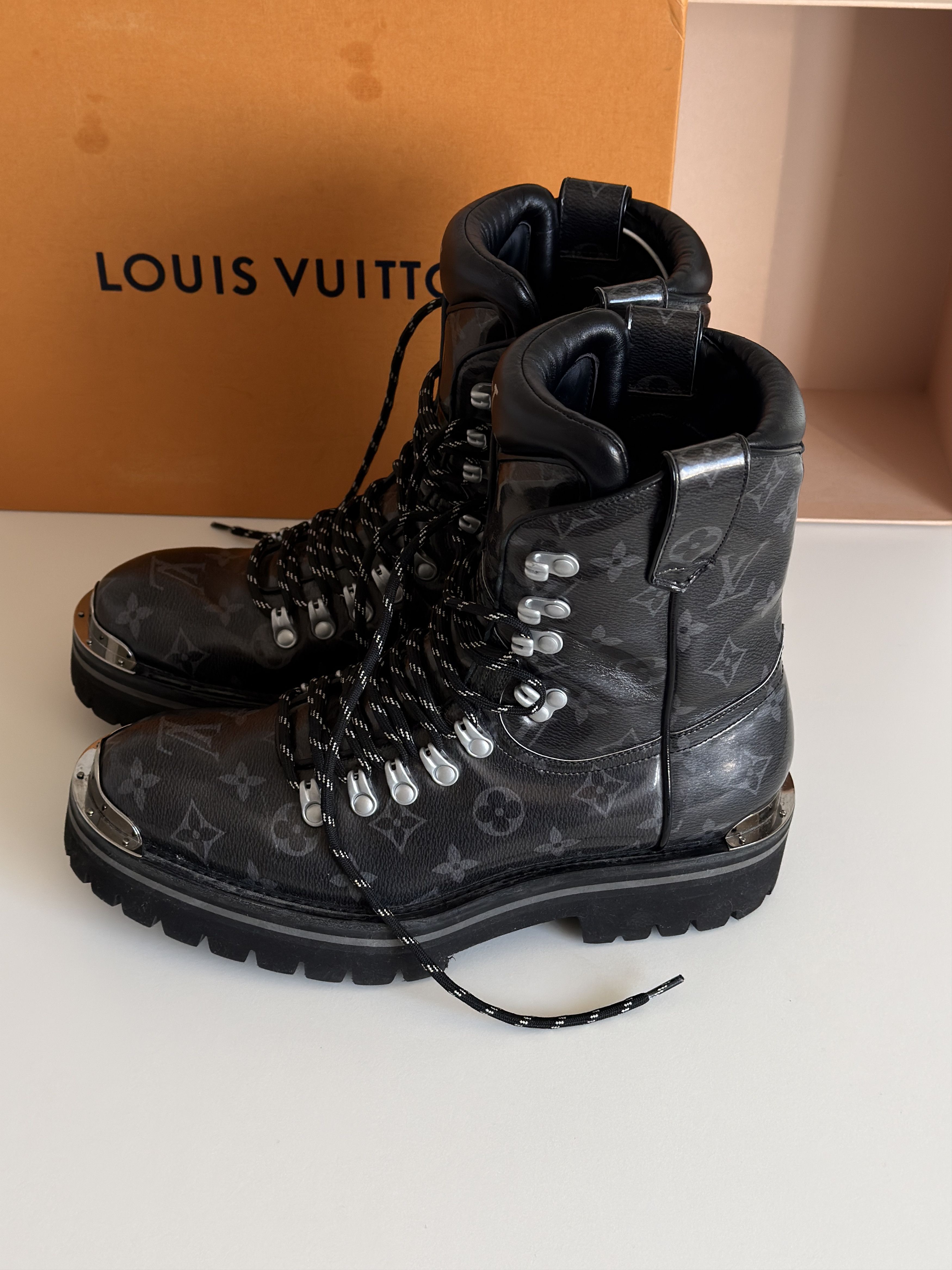Louis Vuitton Louis Vuitton 6LV Kim Jones Monogram Outland Boots Size US 7.5 / EU 40-41 - 1 Thumbnail