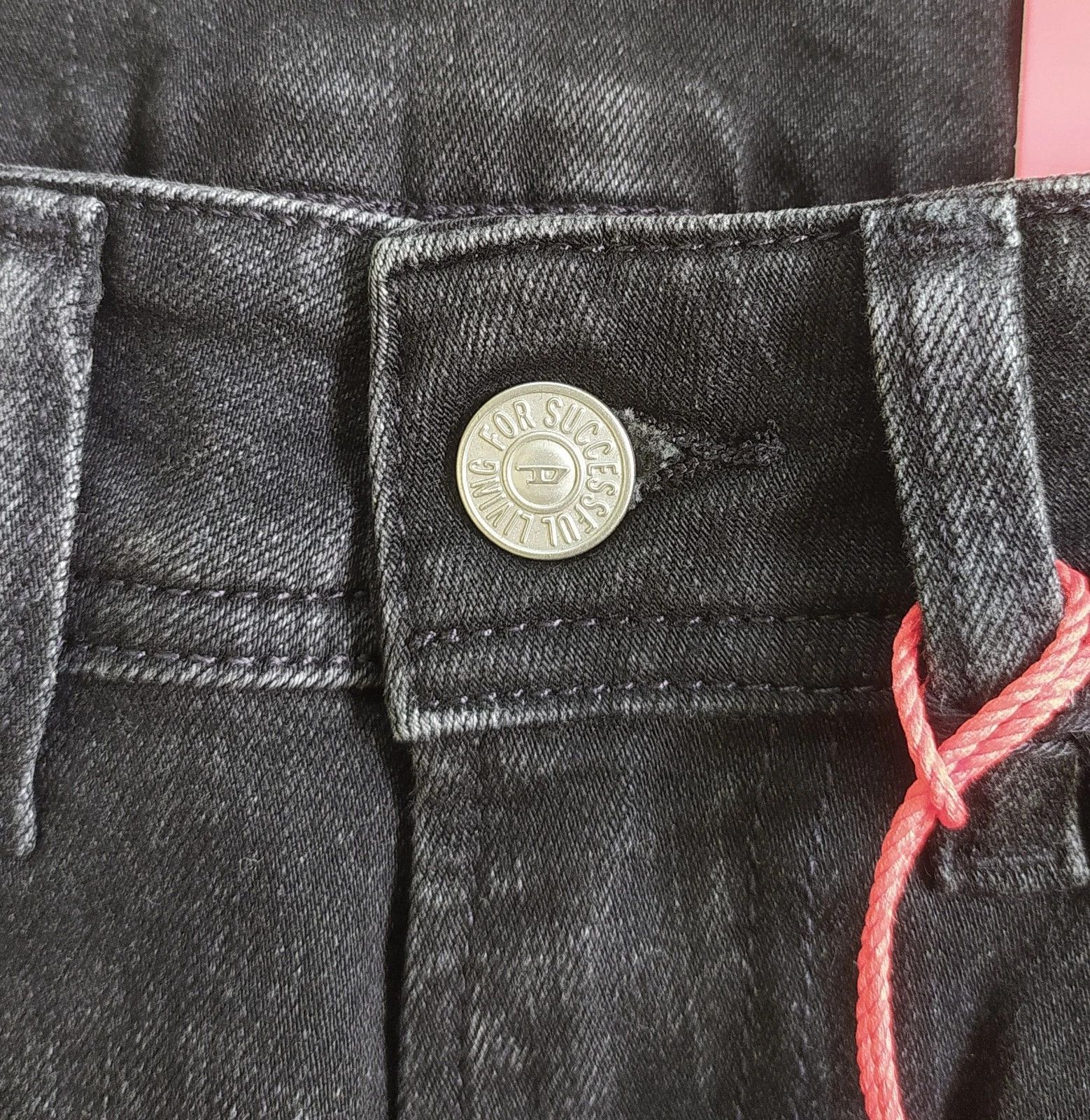 Diesel Diesel 1979 SLEENKER L.32 MENS JEANS T/9934 Size US 29 - 3 Thumbnail