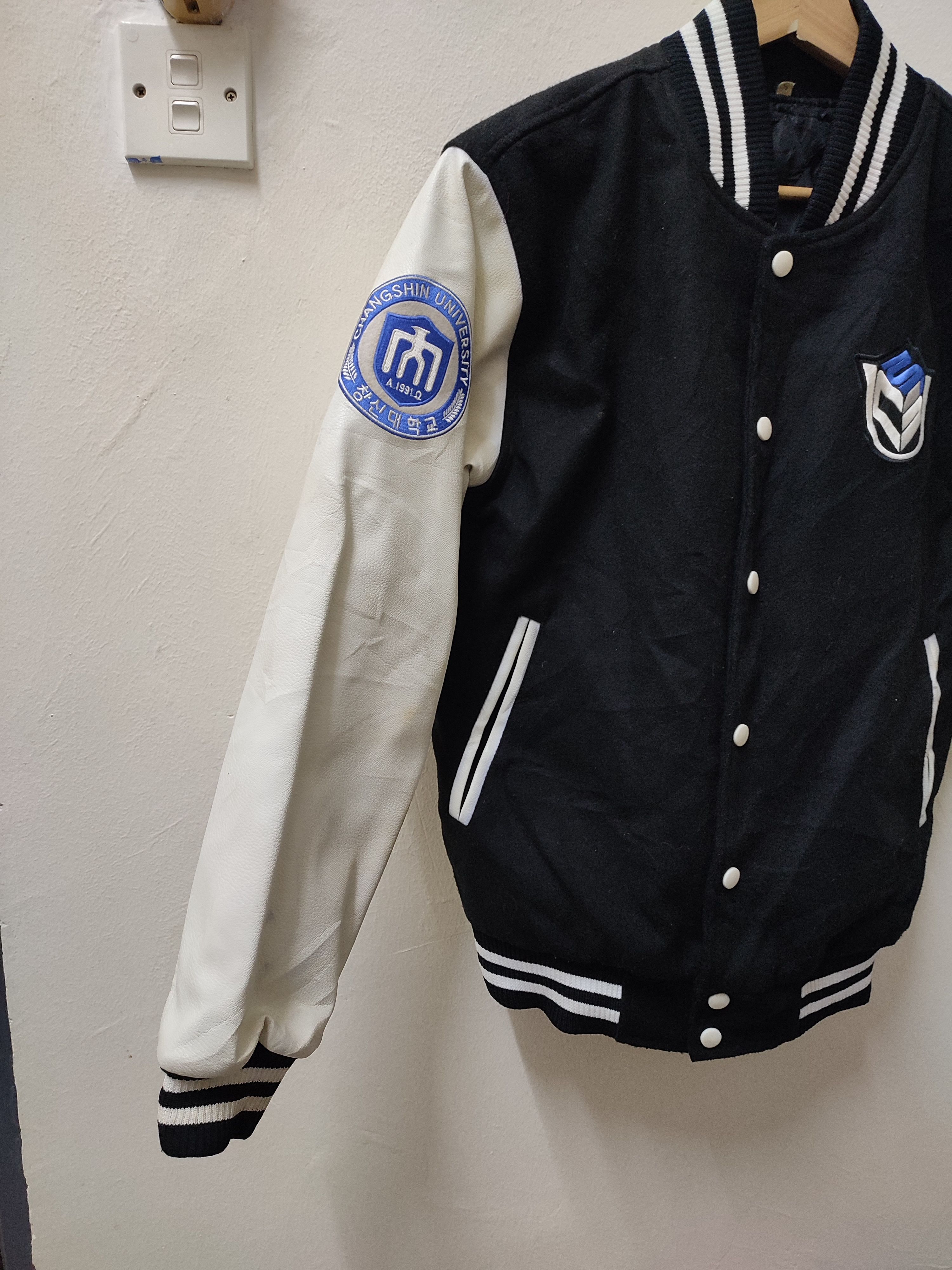Vintage MUSIC VARSITY UNIV. CHANGSHIN LEATHER SLEEVE VINTAGE Size US S / EU 44-46 / 1 - 3 Thumbnail