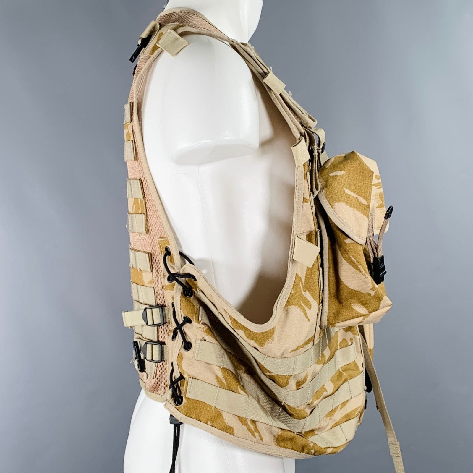 Christopher Raeburn CHRISTOPHER RAEBURN M Beige Camel Camo Mesh Utility Vest Size US M / EU 48-50 / 2 - 3 Thumbnail