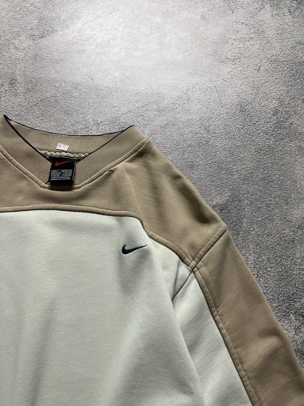 Nike × Vintage Vintage Y2k Nike 💛 Faded Mini Swoosh Sweatshirt 90’s Size US S / EU 44-46 / 1 - 7 Thumbnail