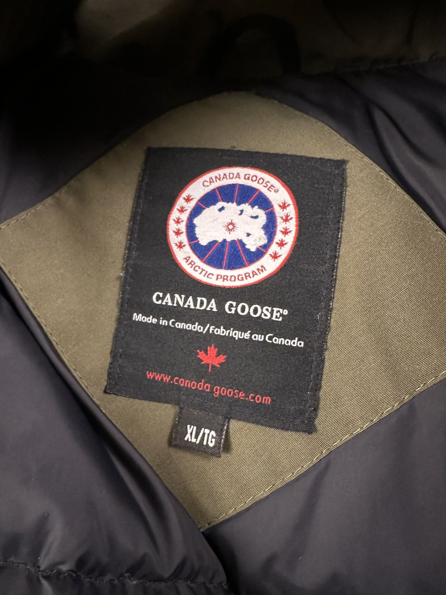 Canada Goose Canada Goose Baniff Fur Hood Military Down Winter Parka Size US XL / EU 56 / 4 - 17 Thumbnail