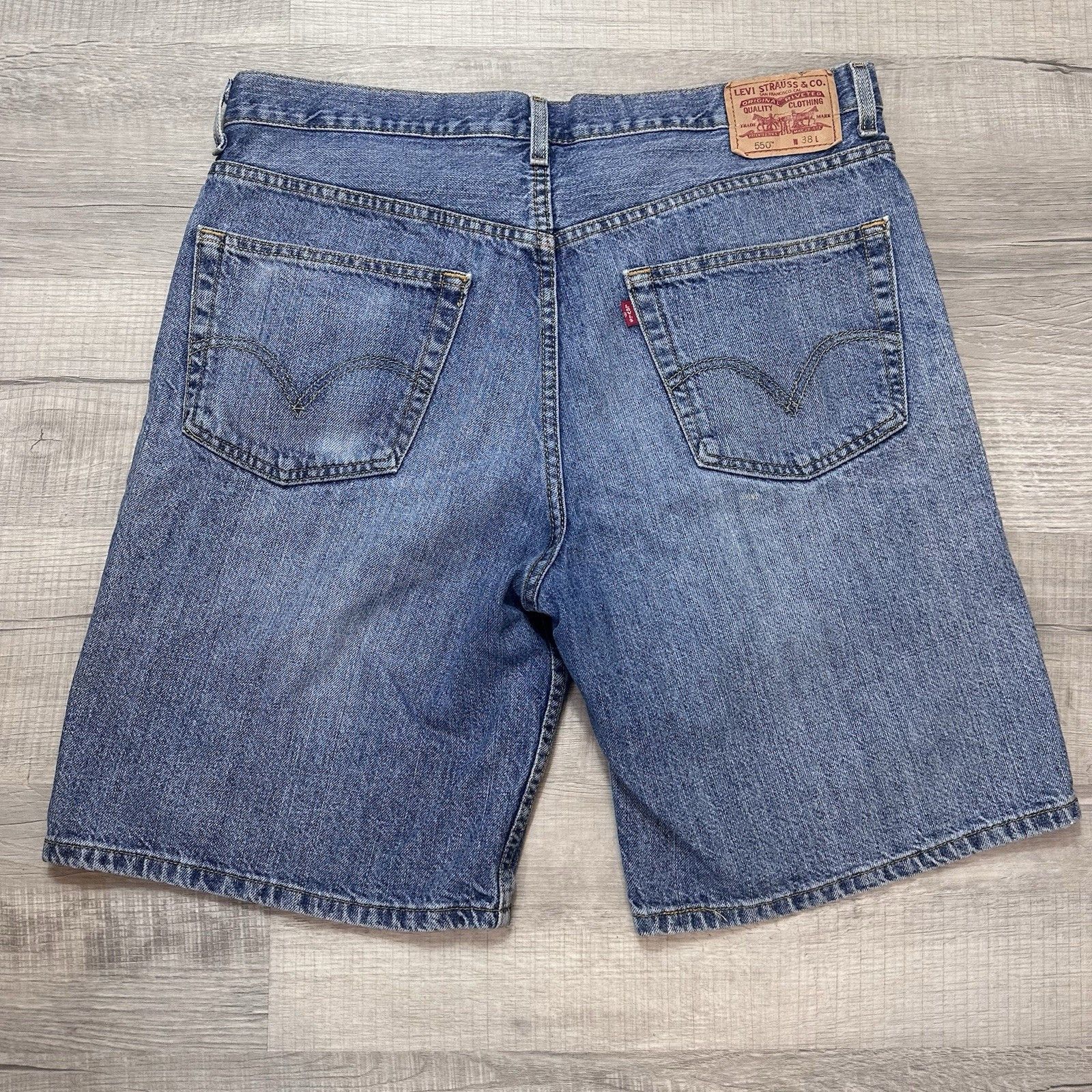 Levi's Levis 550 Jean Shorts Men's 38 Blue 10" Inseam Jorts Y2K Size US 38 / EU 54 - 8 Thumbnail
