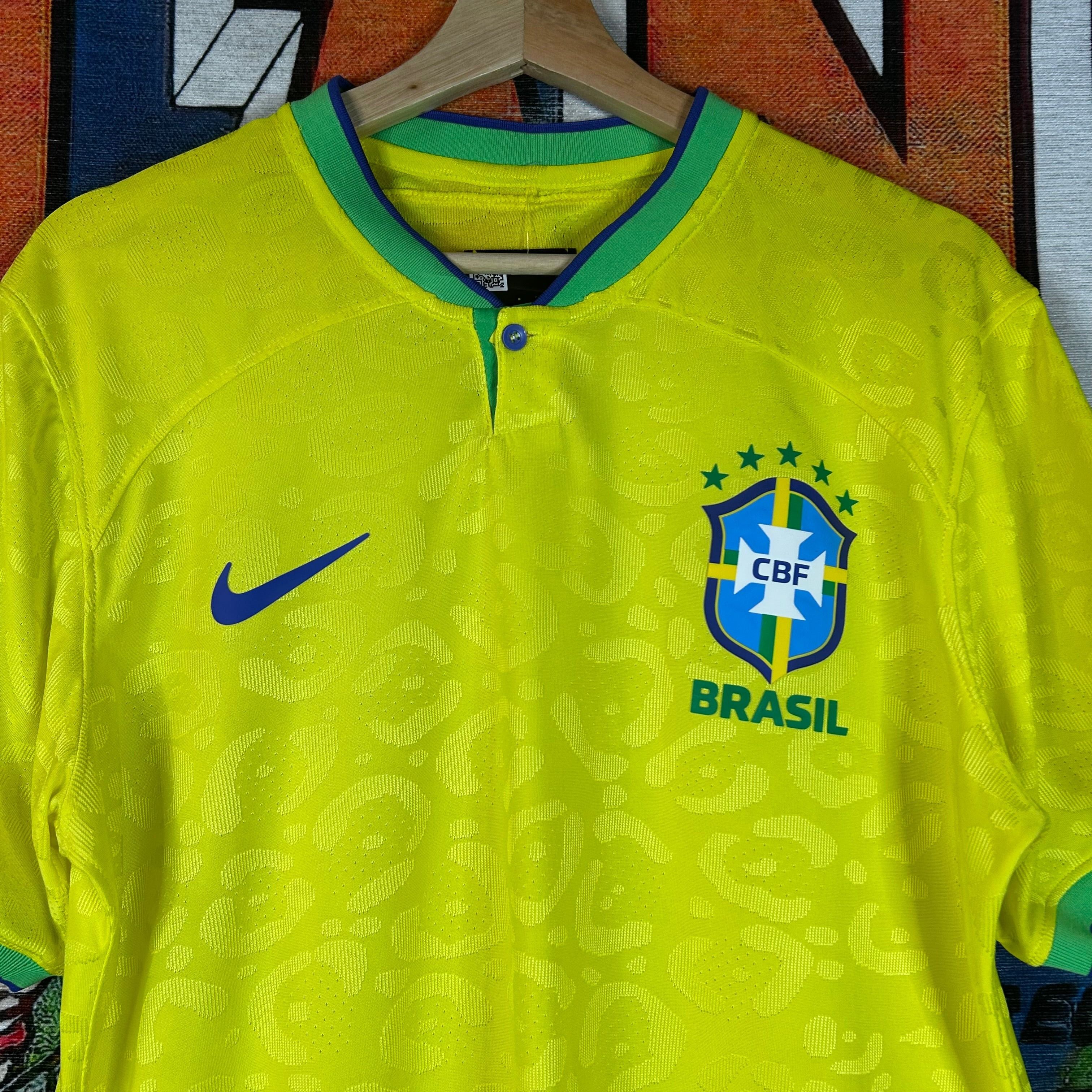 Nike Nike Dri-FIT Brazil 2022/23 Stadium Home Soccer Jersey XL Size US XL / EU 56 / 4 - 4 Thumbnail