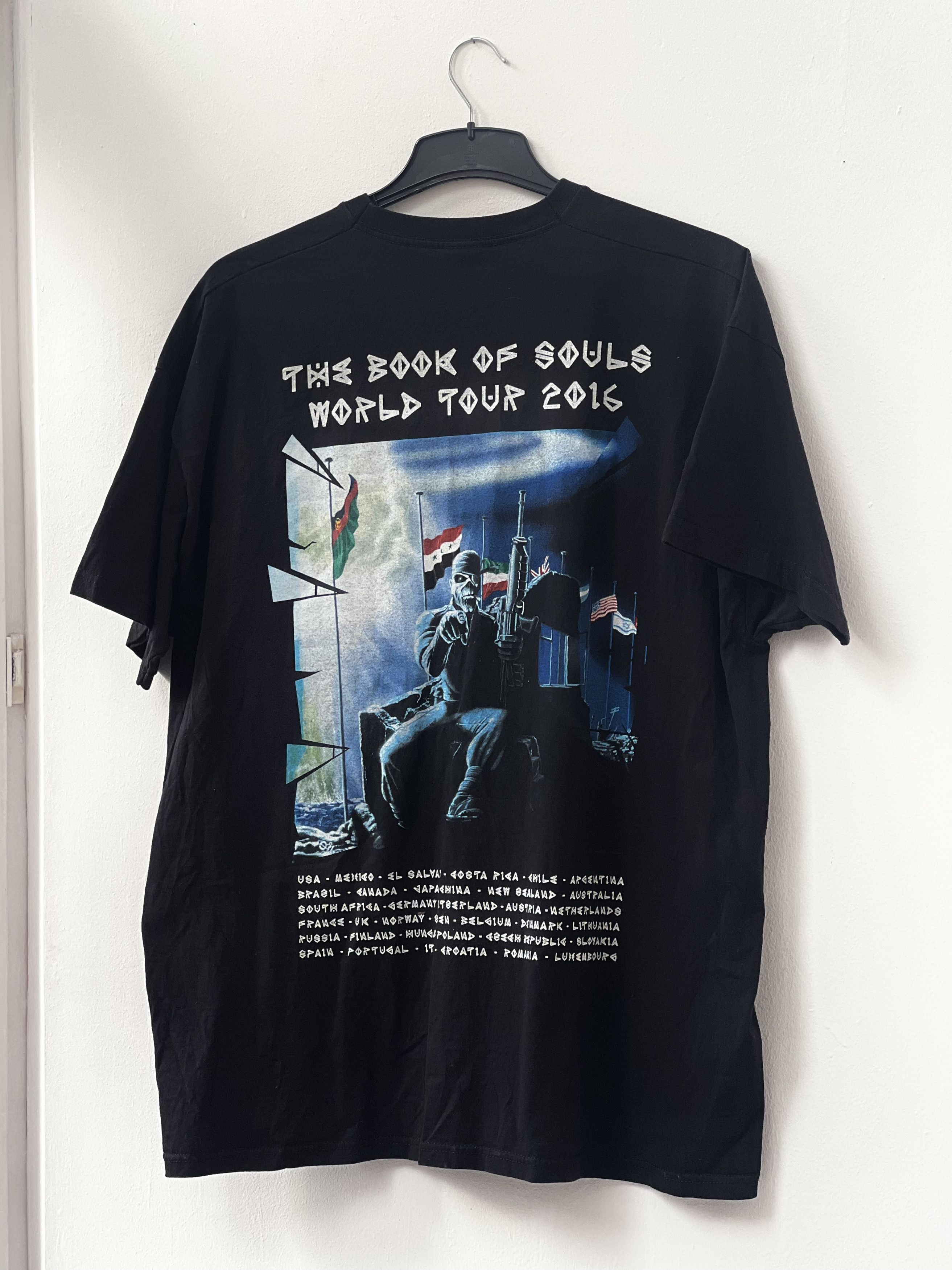 Band Tees × Fruit Of The Loom × Iron Maiden Fruit of The Loom x Iron Maiden vintage t-shirt Tour 2010 Size US XXL / EU 58 / 5 - 5 Thumbnail