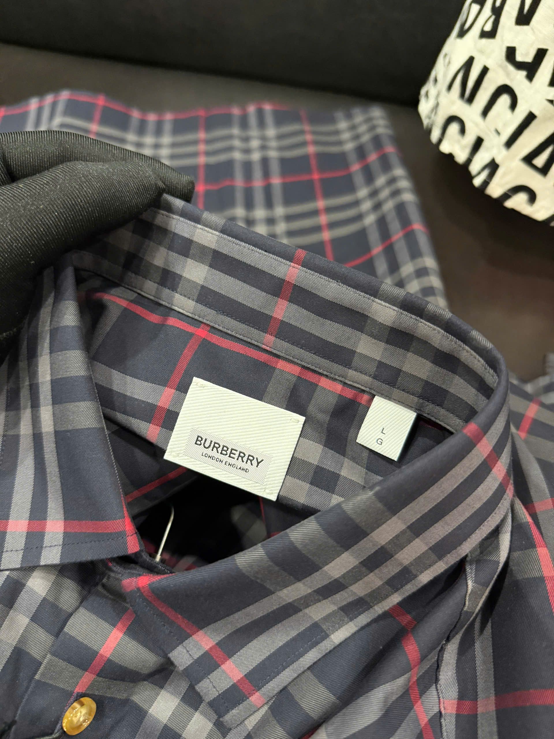 Burberry BURBERRY SHIRT Size US M / EU 48-50 / 2 - 6 Thumbnail