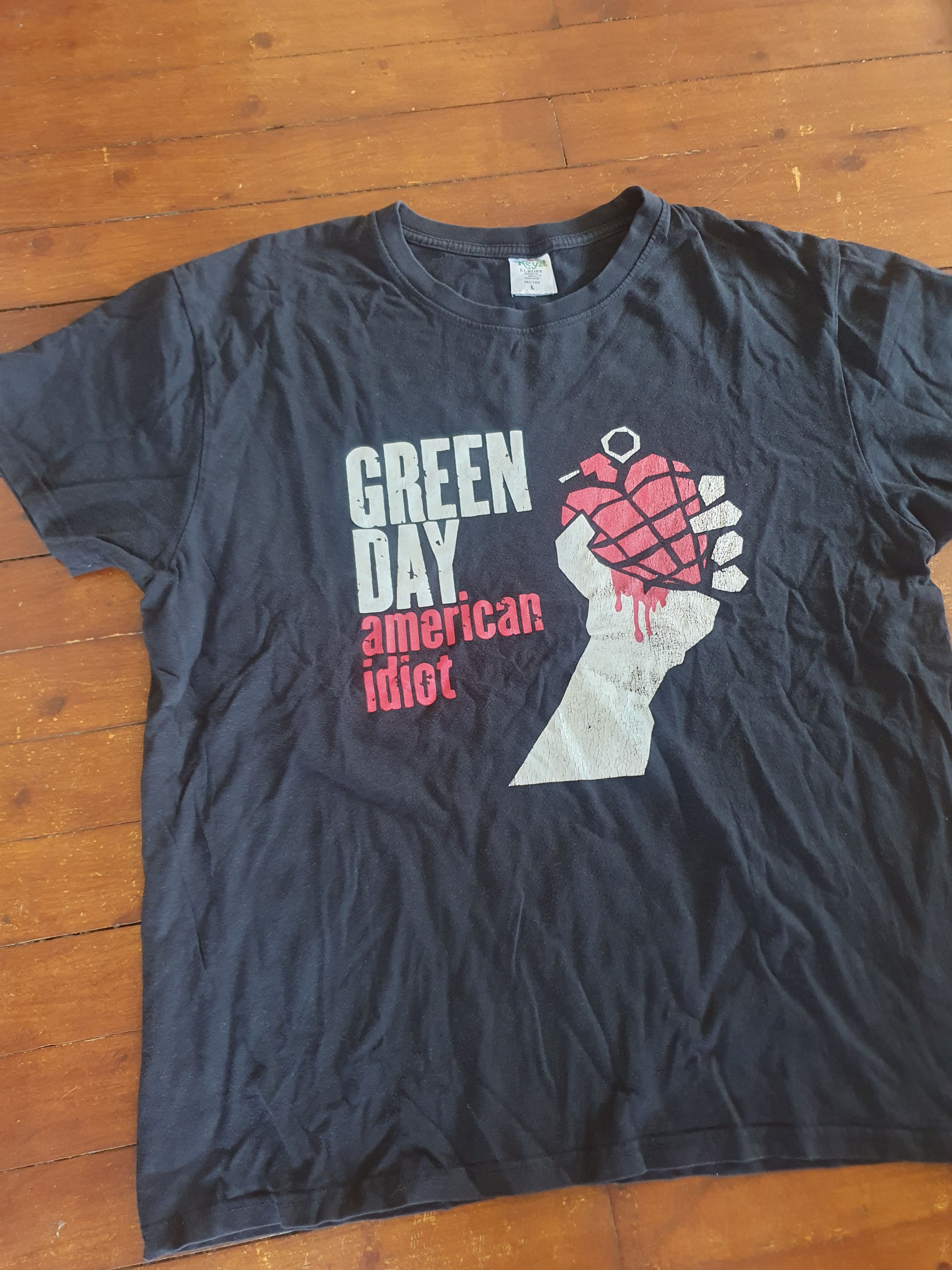 Band Tees Green Day American Idiot double sided t-shirt sz L Size US L / EU 52-54 / 3 - 4 Thumbnail