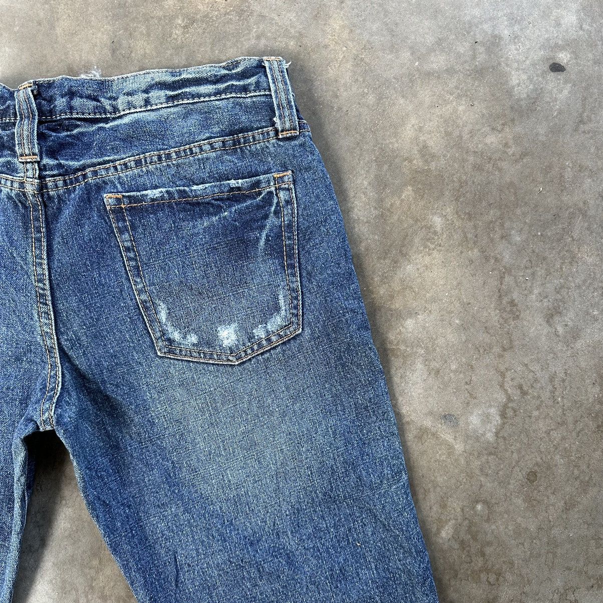 Japanese Brand Vintage Japanese Jean Faded Distressed Denim Pant W32 Size US 32 / EU 48 - 12 Thumbnail