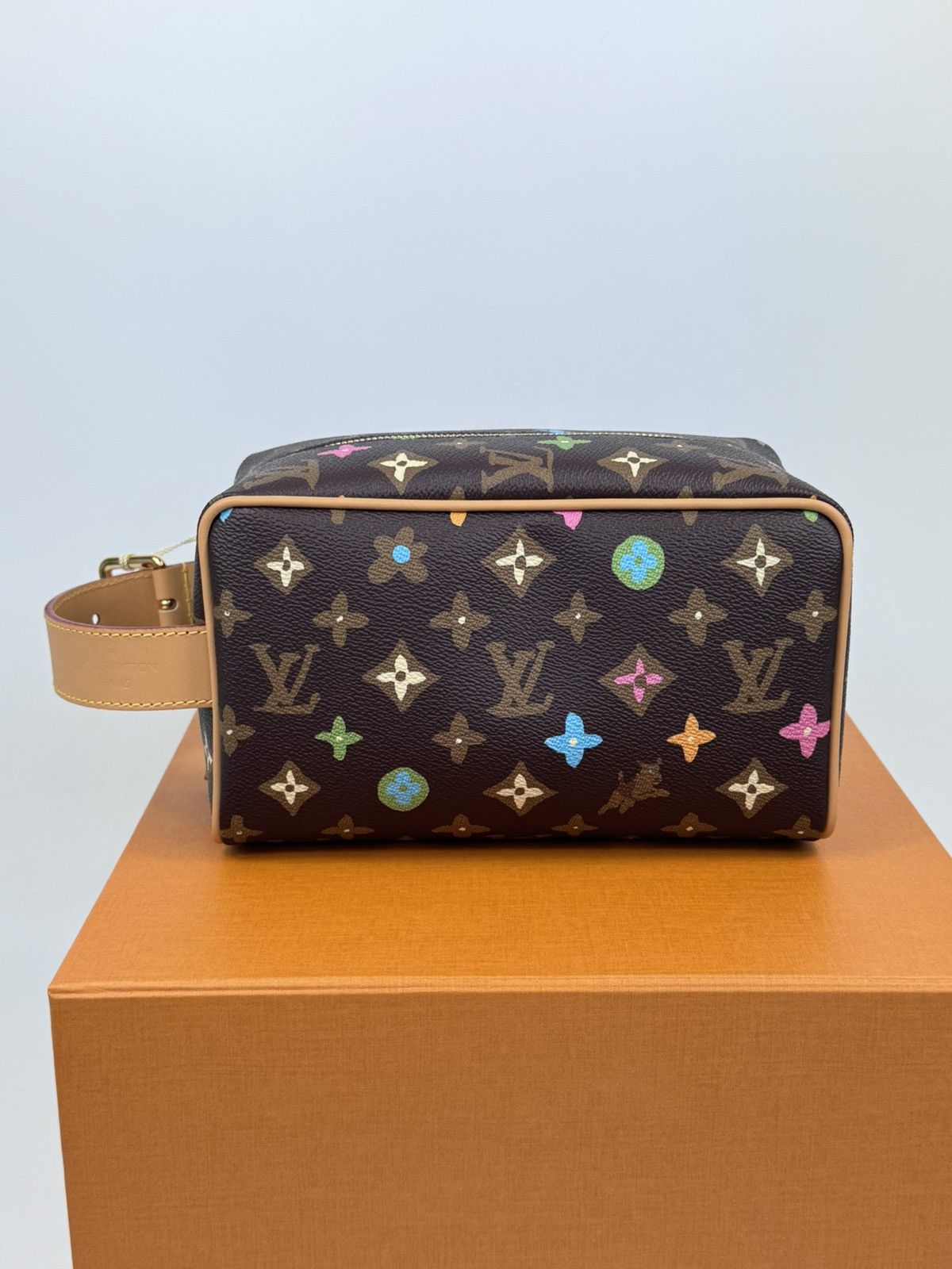 Louis Vuitton X TYLOR THE CREATOR TROUSSE TOILETTE LOCKER DOPP KIT M47069 Size ONE SIZE - 4 Thumbnail