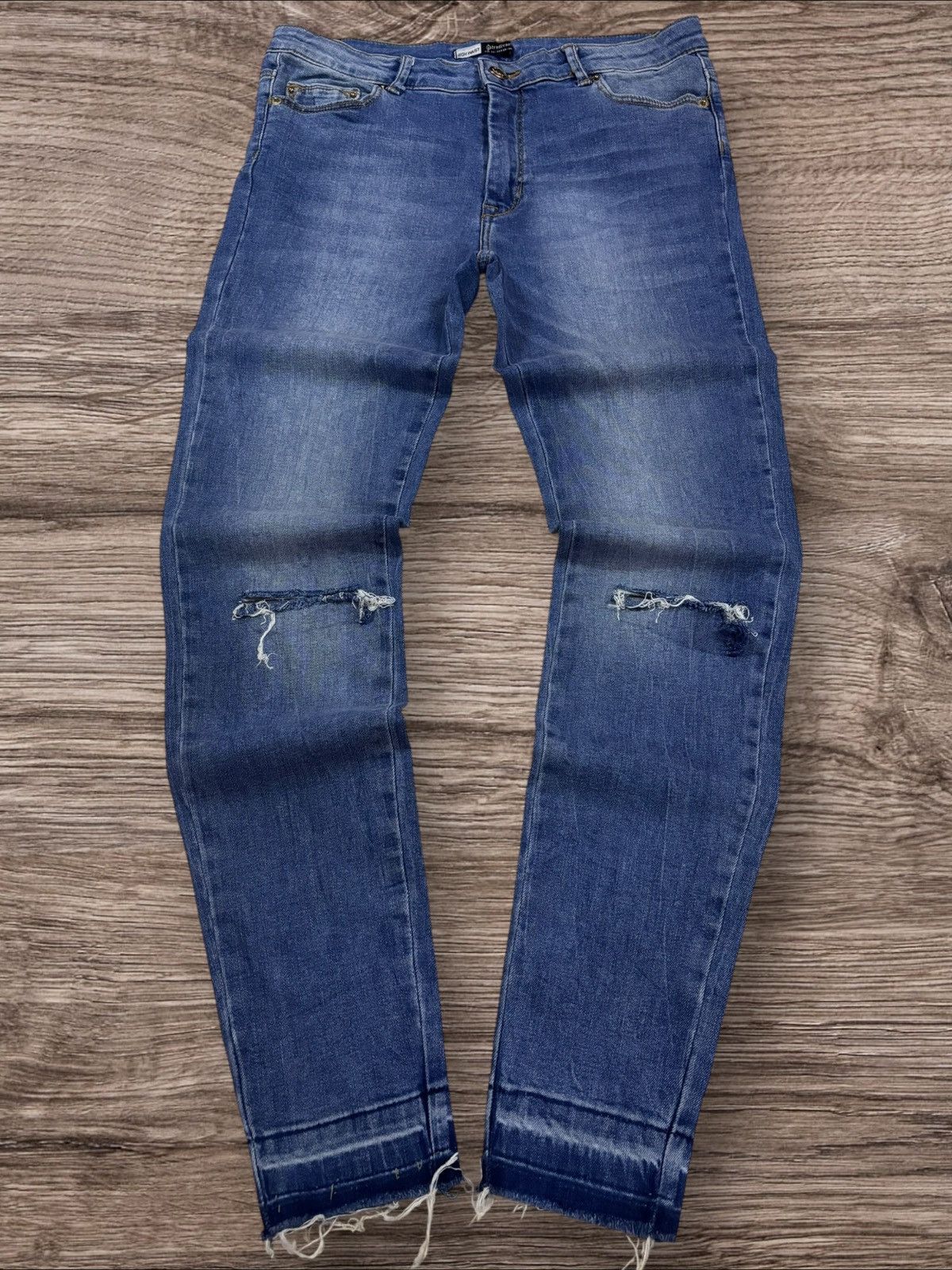 Stradivarius Distressed Highwaist Jeans