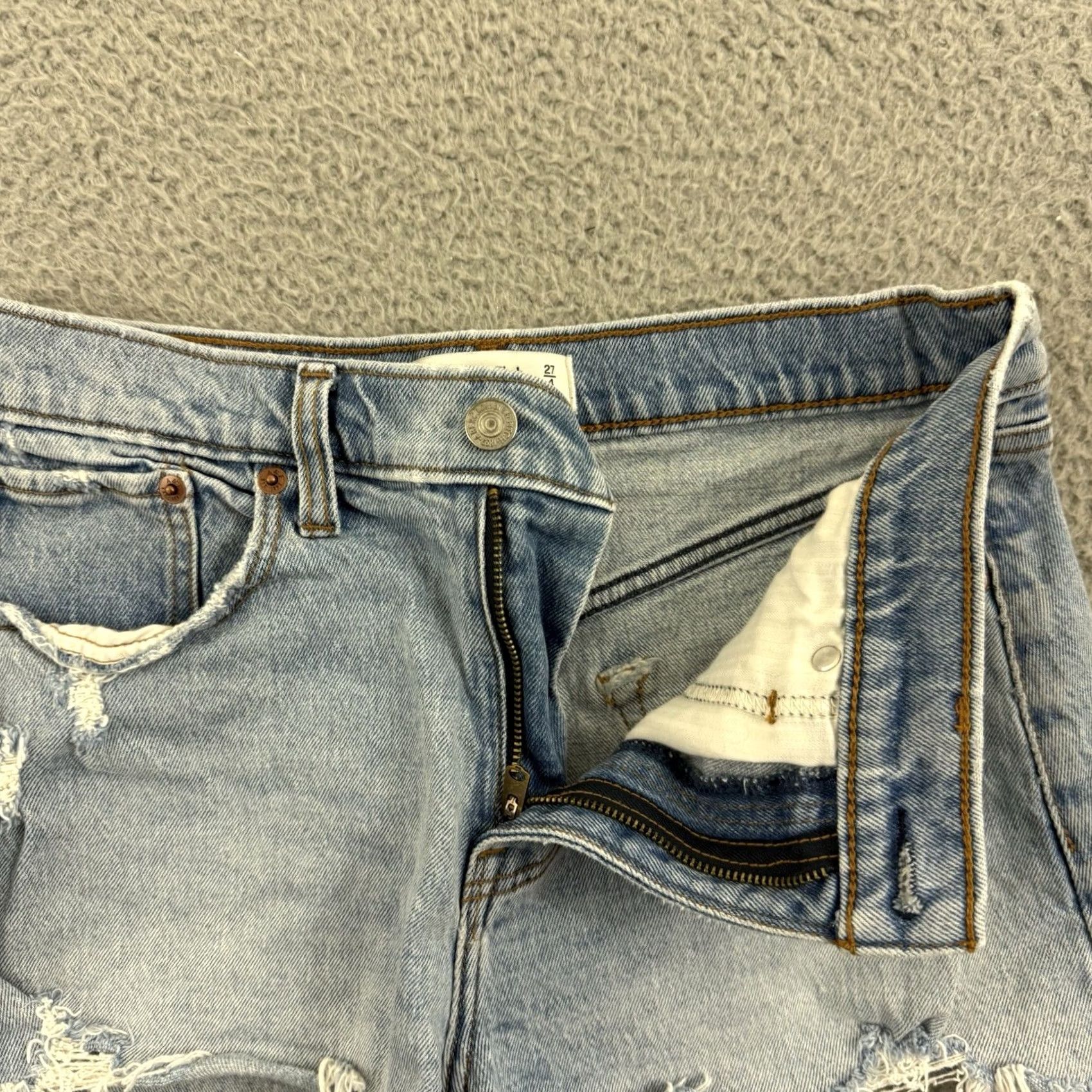 Abercrombie & Fitch Abercrombie & Fitch Shorts Women 27/4 Curve Mid Rise Distressed Stretch Mom 3" Size 27" / US 4 / IT 40 - 4 Thumbnail