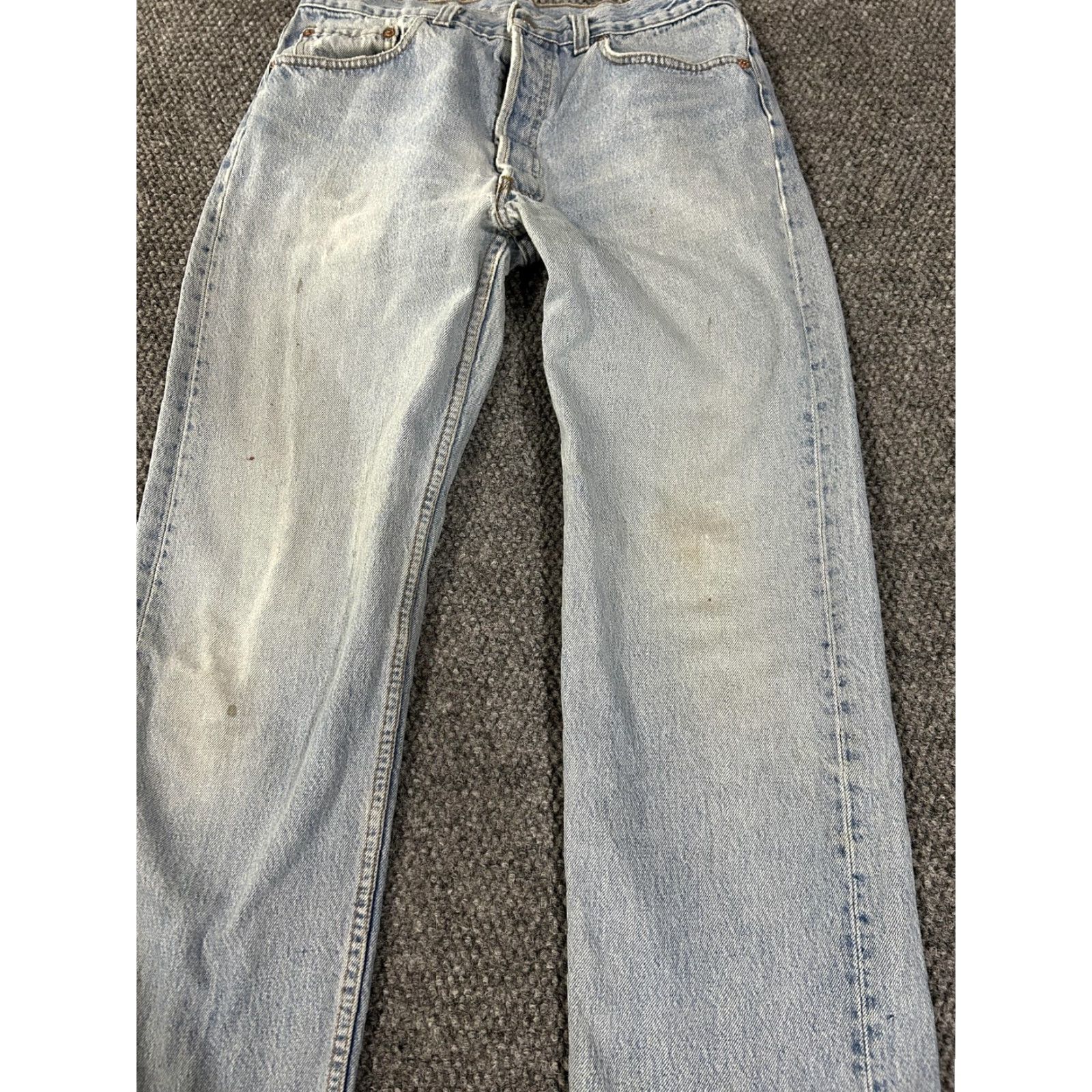 Levi's VINTAGE Levi's 501 Jeans Mens 33x31 Blue Wash Button Fly Made USA 90s Distressed Size US 33 - 4 Thumbnail