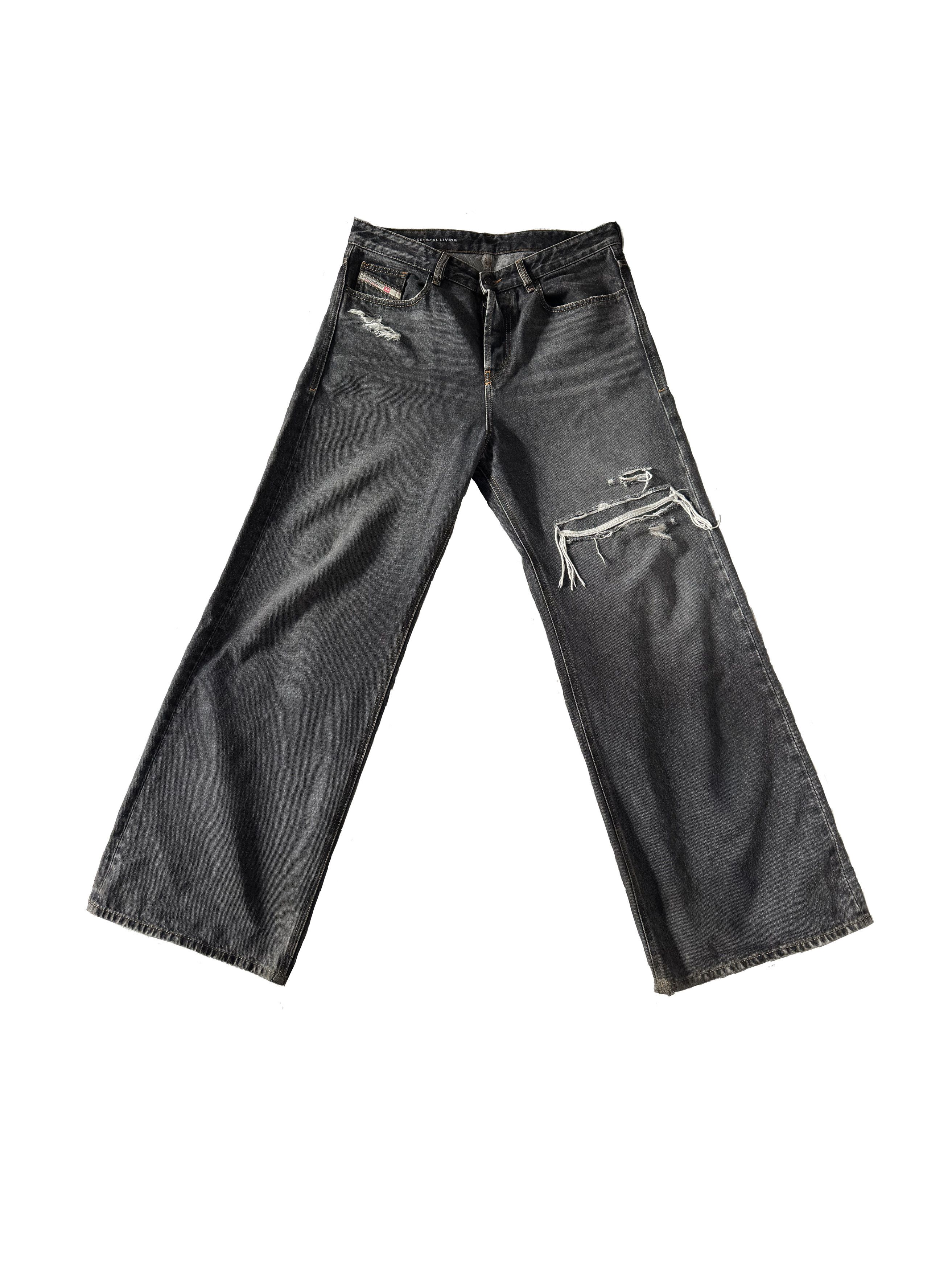 DIESEL Relaxed Jeans D-Rise 007f6 30×30 D-RISE Man: Oversized Regular Black/Dark grey Jeans | Diesel