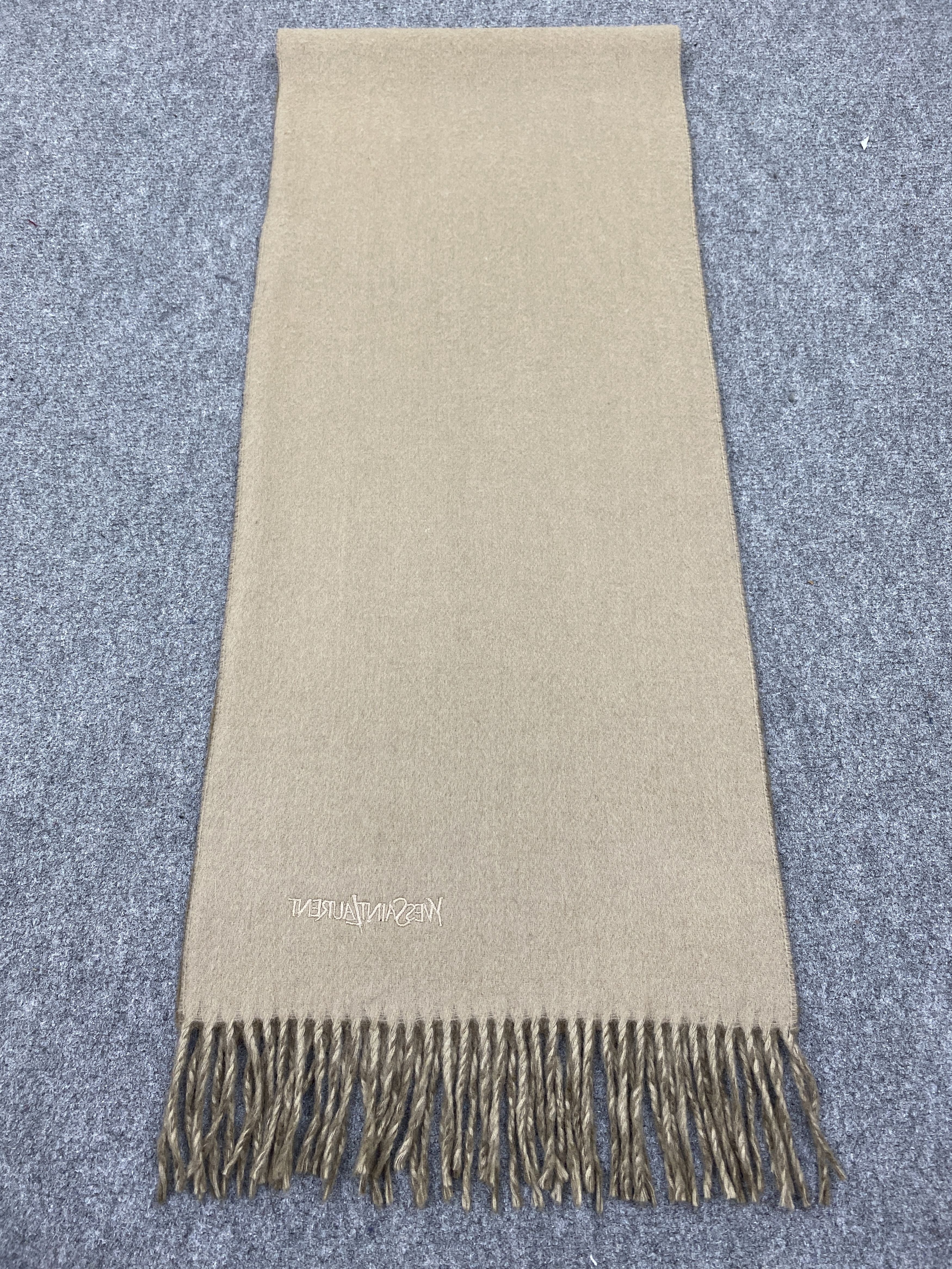 Yves Saint Laurent Yves Saint Laurent Scarf / Muffler / Neckwear SC0344 Size ONE SIZE - 5 Thumbnail