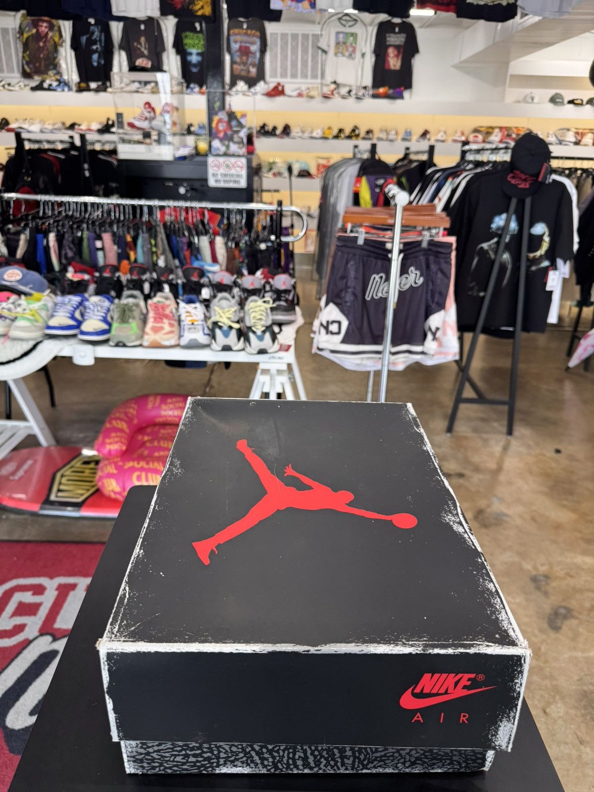 Jordan Brand Air Jordan 3 White Cement Reimagined Size 12.5 (2023) Size US 12.5 / EU 45-46 - 14 Thumbnail