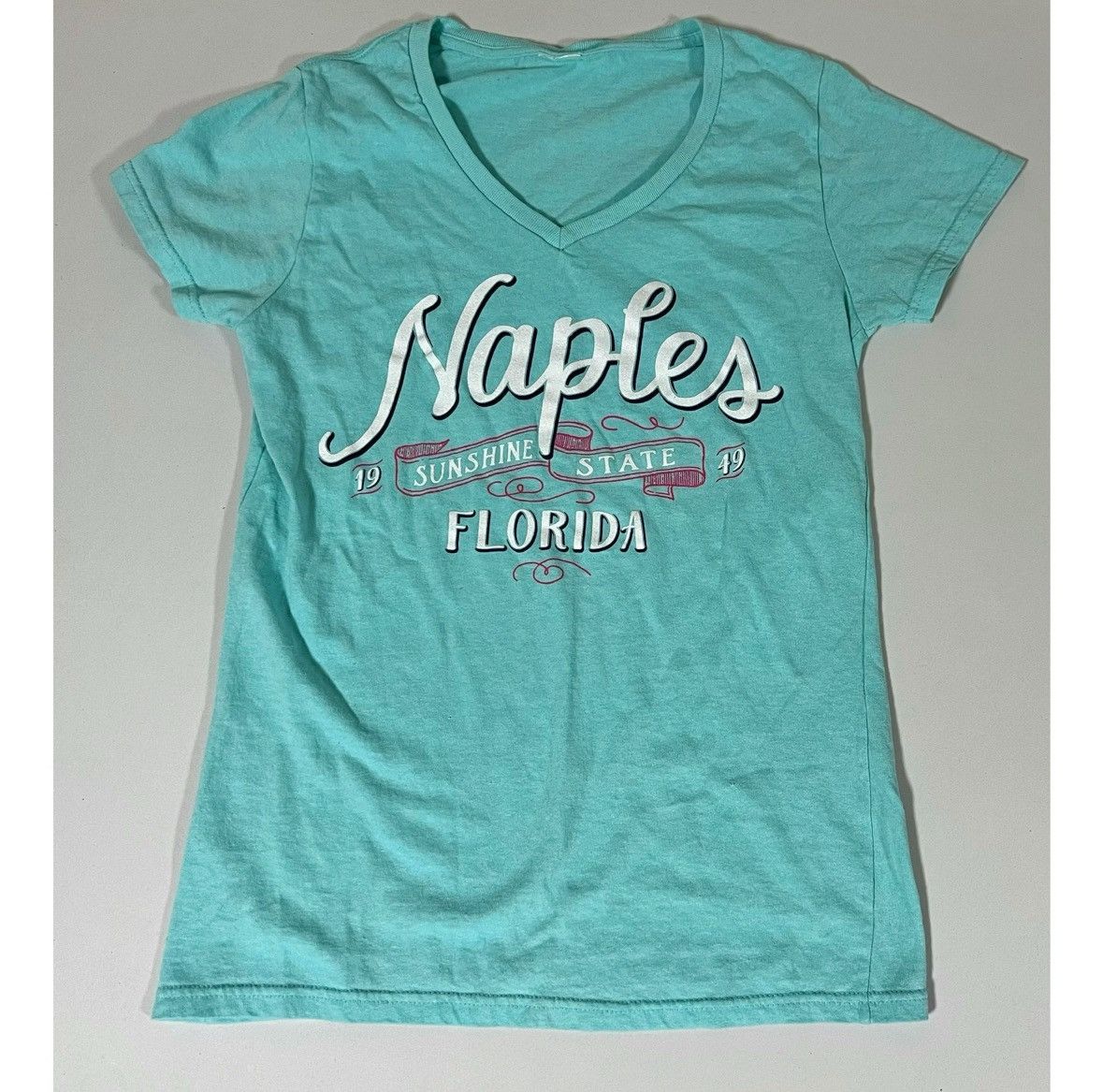 Billabong Blue ‘Naples, FL’ Graphic V-Neck Tee T-Shirt Top Size S 🩵✨ Size S / US 4 / IT 40 - 2 Thumbnail
