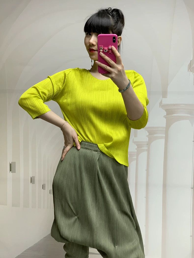 Other Issey Miyake Golden-green pleated top Size XS / US 0-2 / IT 36-38 - 2 Thumbnail