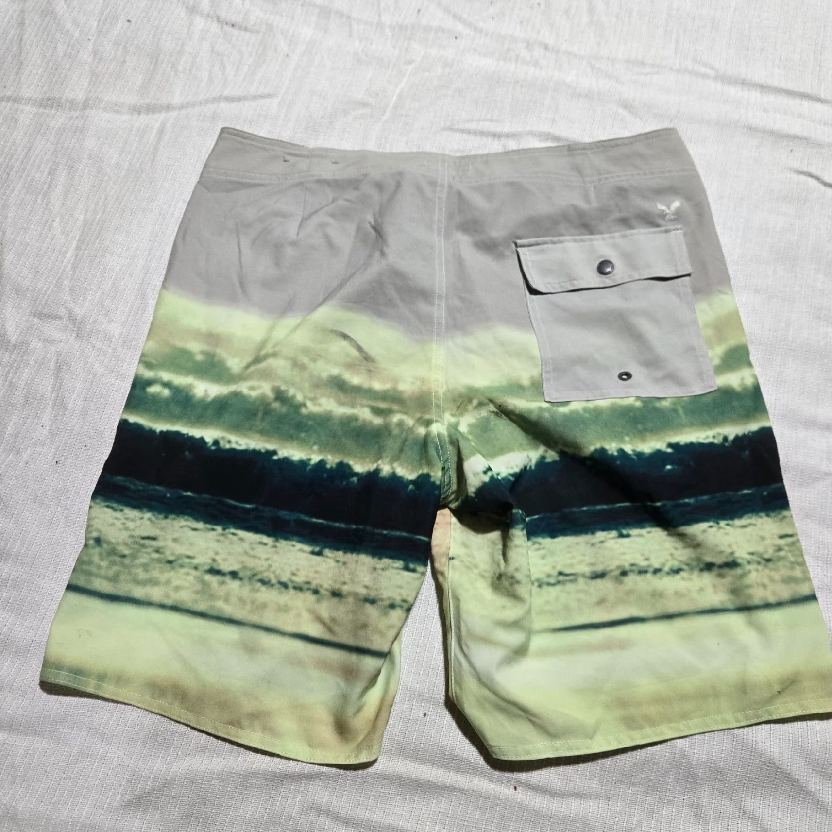 American Eagle Outfitters American Eagle Outfitters Swim Trunks Men's L Multicolor Patriotic Flag Drawstring Elastic Waist Pockets Size US 33 - 8 Thumbnail