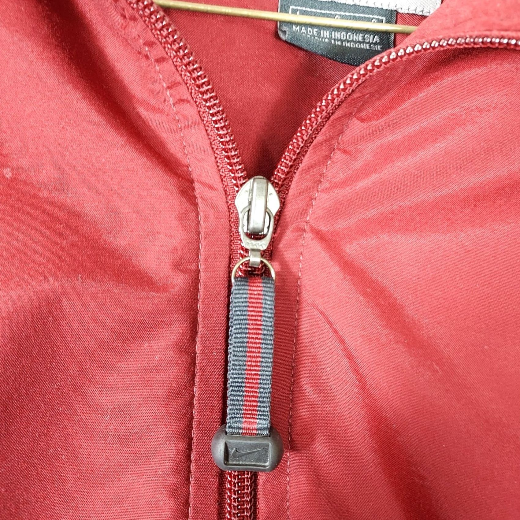 Nike VINTAGE Nike Jacket Men’s Large Red Windbreaker Full Zip Size US L / EU 52-54 / 3 - 6 Thumbnail