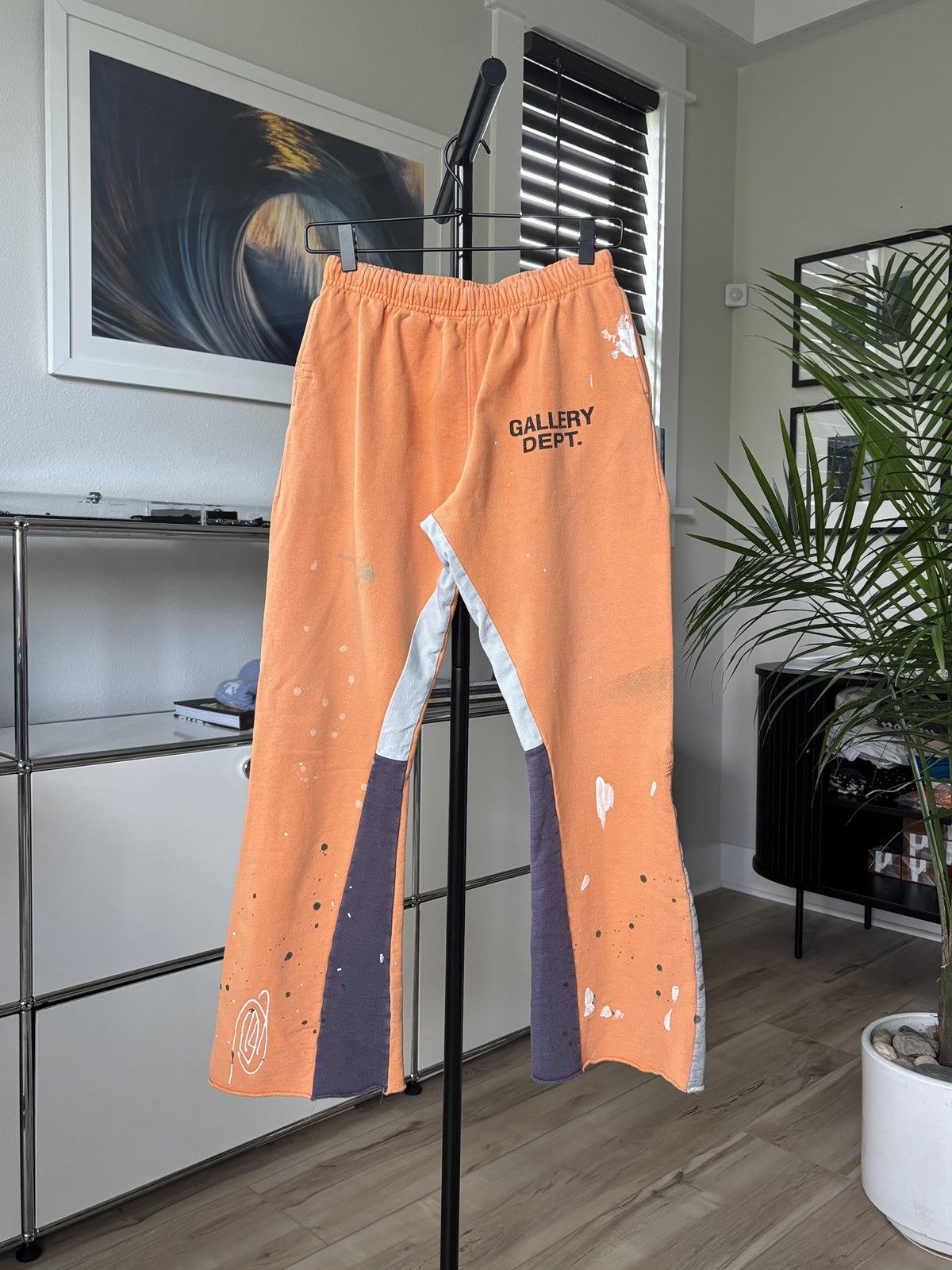 Gallery Dept. GALLERY DEPT ORANGE FLARE PAINTER SWEATPANTS Size US 30 / EU 46 - 1 Thumbnail