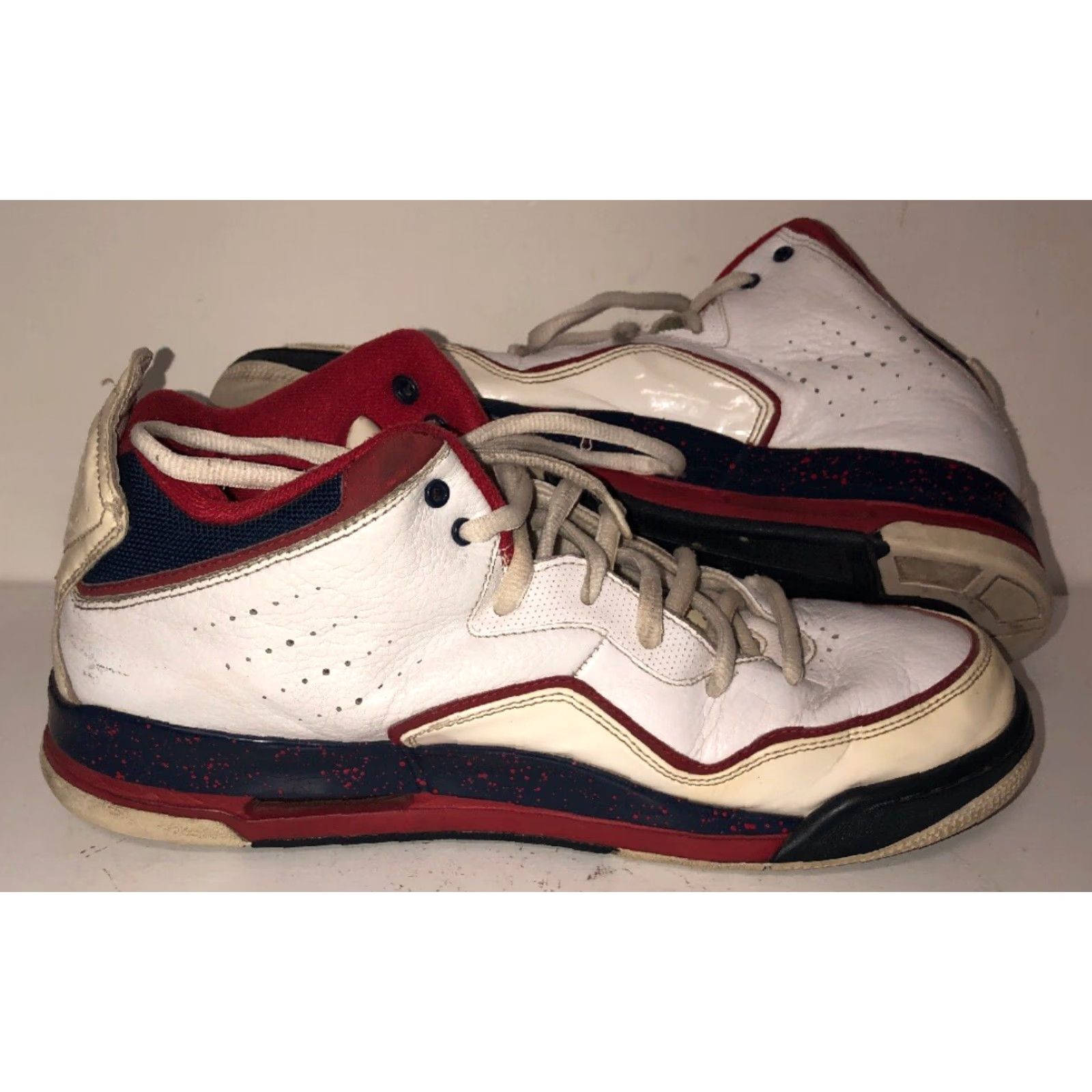 Jordan Brand Air Jordan Courtside White/Varsity Red/Navy Size 13 US Men's Shoes 453980 101 NO INSOLES Size US 15 / EU 48 - 4 Thumbnail