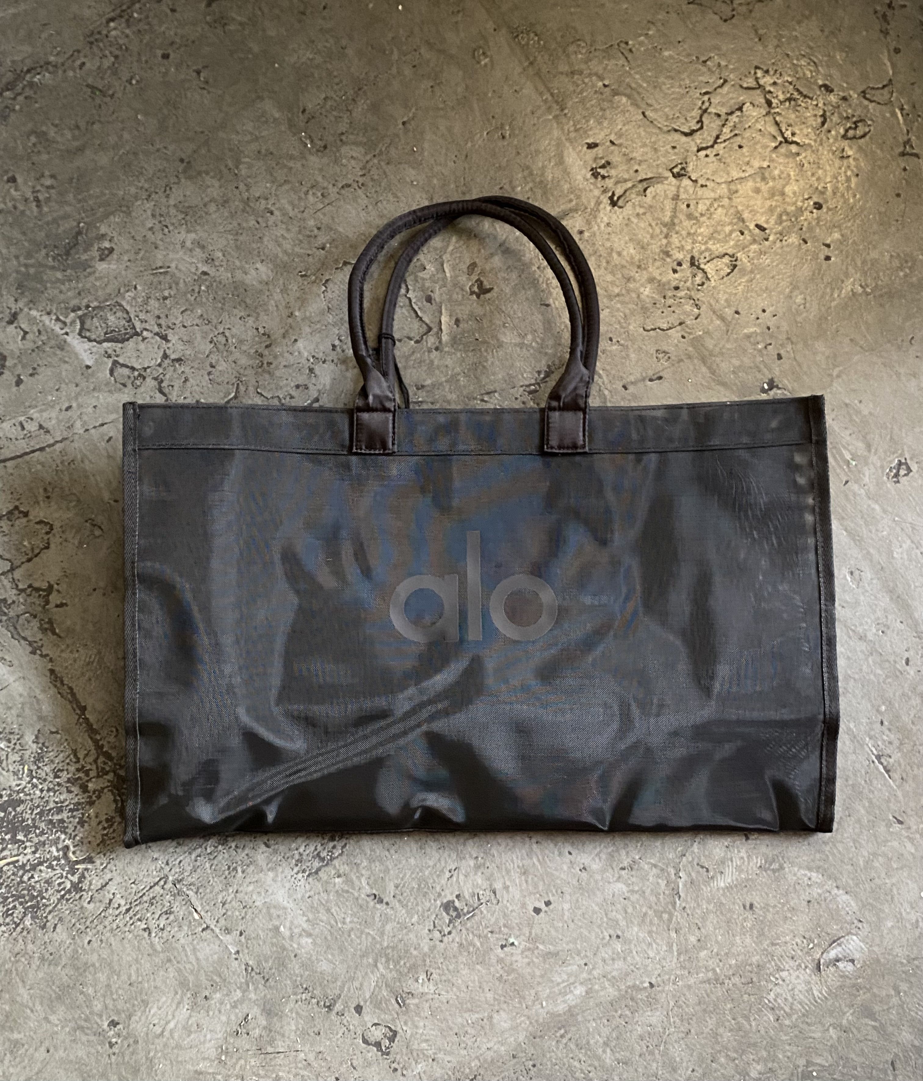 Alo yoga mesh sheer bag