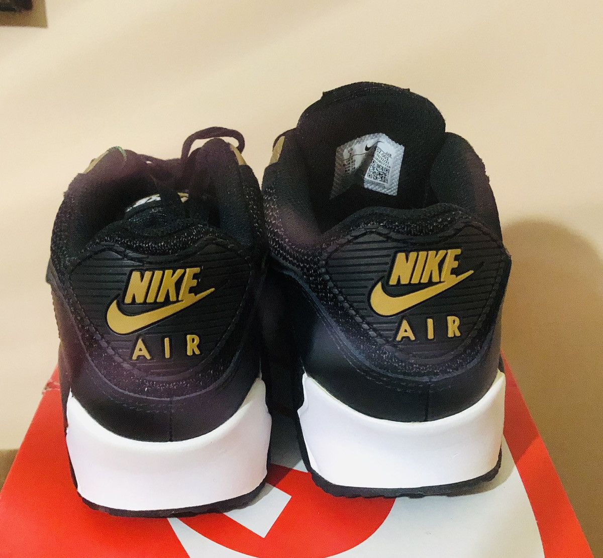 Nike NIKE AIR MAX 90 BLACK/GOLD 💎🔥 Size US 7 / EU 40 - 4 Thumbnail