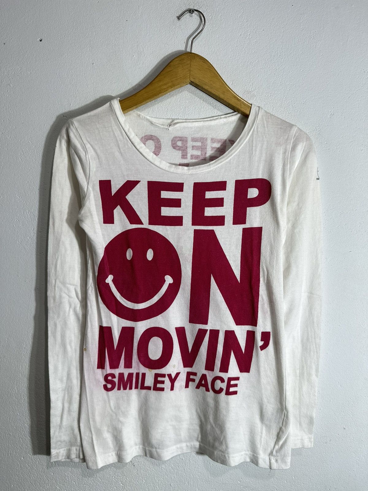 Japanese Brand Trashed KEEP ON MOVIN SMILEY FACE LONG SLEEVE TEE Size S / US 4 / IT 40 - 2 Thumbnail
