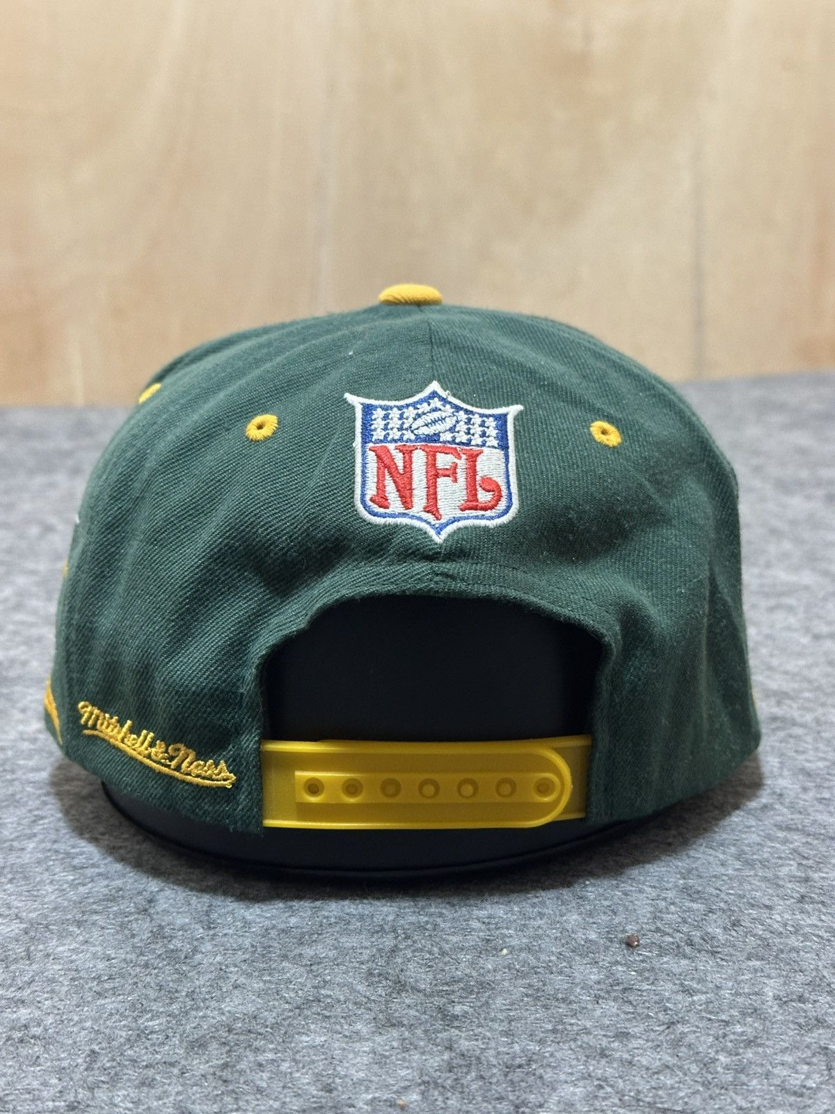 NFL Mitchell & Ness Green Bay Packers snapback hat. Size ONE SIZE - 4 Thumbnail