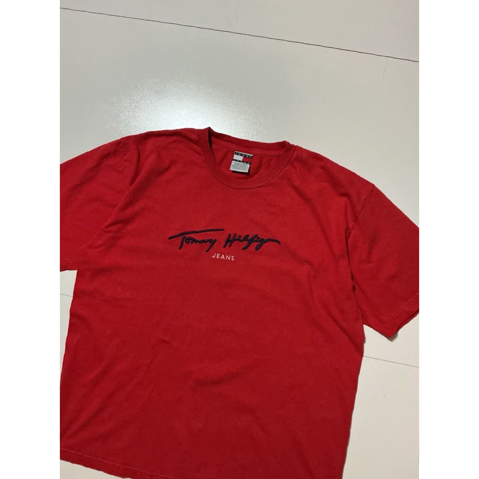 Tommy Hilfiger VINTAGE 90s Tommy Hilfiger Jeans Embroidered Red Spellout Crewneck T-Shirt XL Mens Size US XL / EU 56 / 4 - 4 Thumbnail
