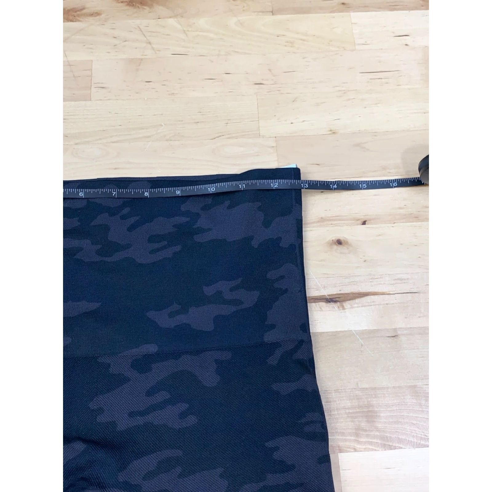 Spanx Spanx Leggings Cropped Casual M Navy Blue Camouflage Look at Me Now Colorful 90s? Size 32" / US 10 / IT 46 - 4 Thumbnail