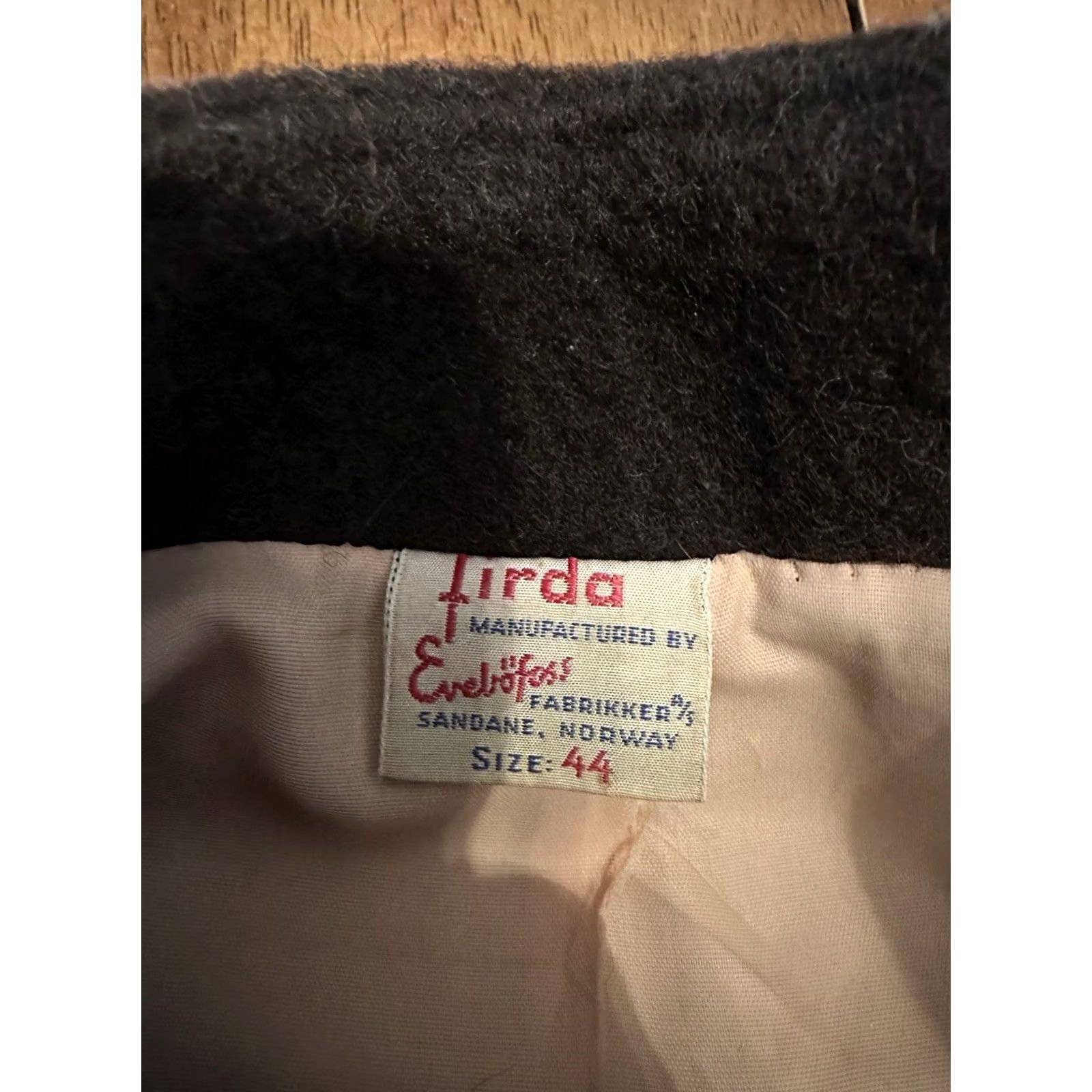 Vintage VINTAGE Firda Norway Wool Jacket Beige Clasp 80s M/L Size M / US 6-8 / IT 42-44 - 5 Thumbnail