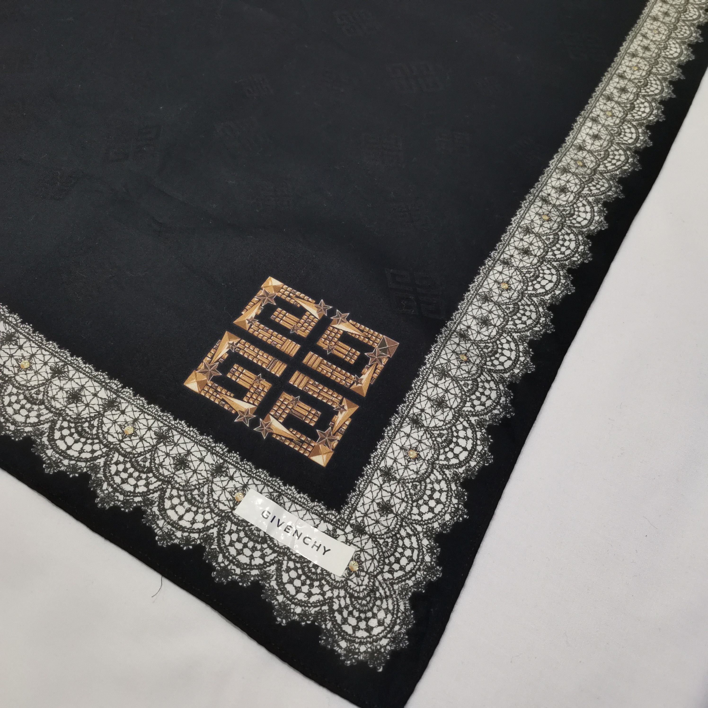 Givenchy GIVENCHY HANDKERCHIEF/ BANDANA/ SCARF Size ONE SIZE - 4 Thumbnail