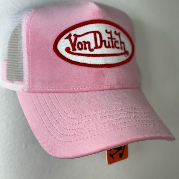 Designer × Von Dutch NWT VON DUTCH PINK CRUSH VELVET TRUCKER HAT Size ONE SIZE - 3 Thumbnail