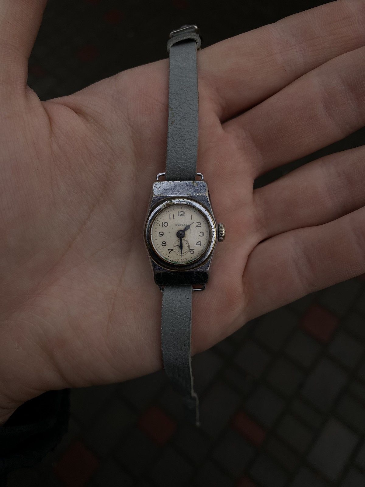 Jewelry × Vintage Zvezda Vintage Mechanical Watch, Fully Working Size ONE SIZE - 5 Thumbnail