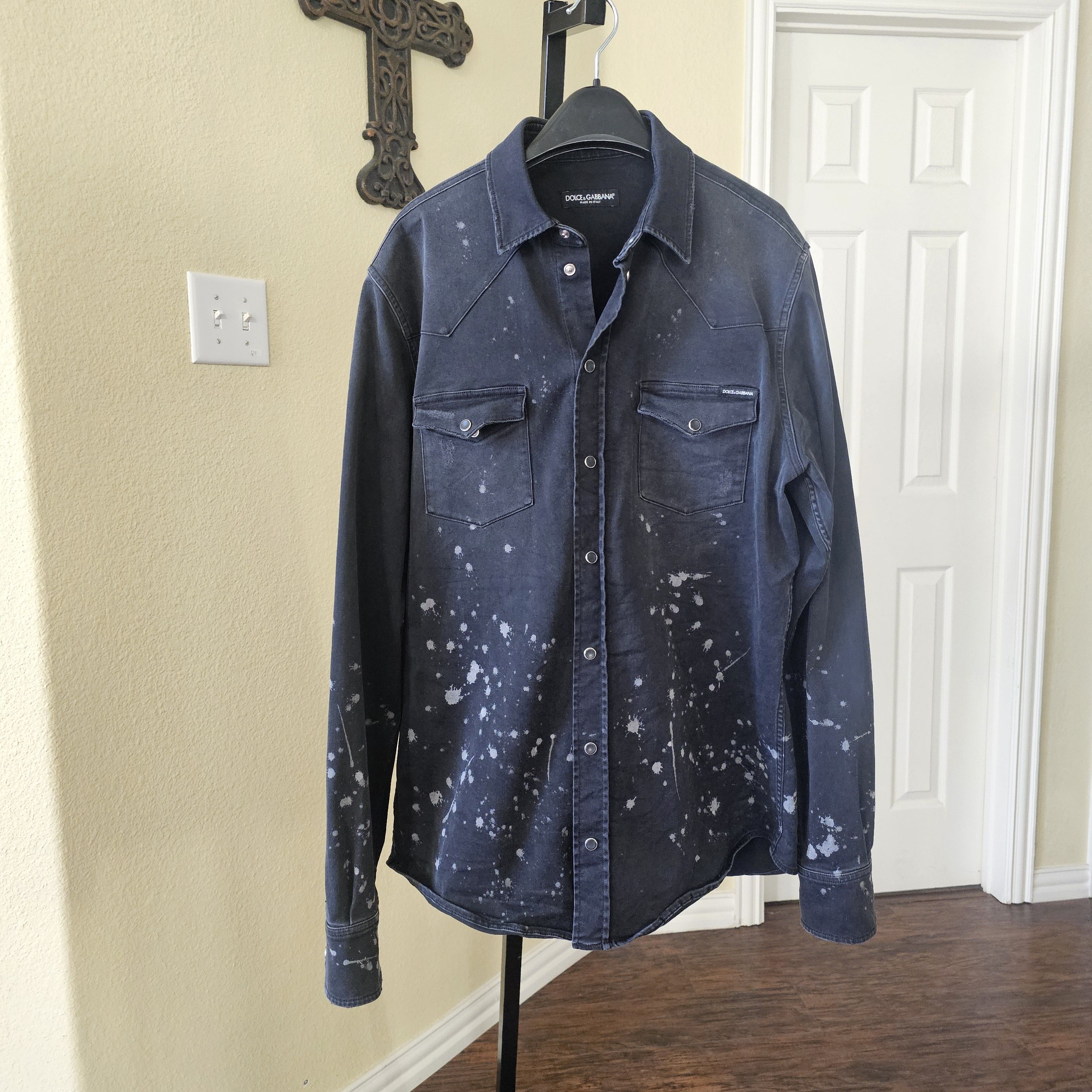 Dolce & Gabbana Dolce & Gabanna Charcoal Distressed Denim Shirt Size 42/L Size US L / EU 52-54 / 3 - 17 Thumbnail