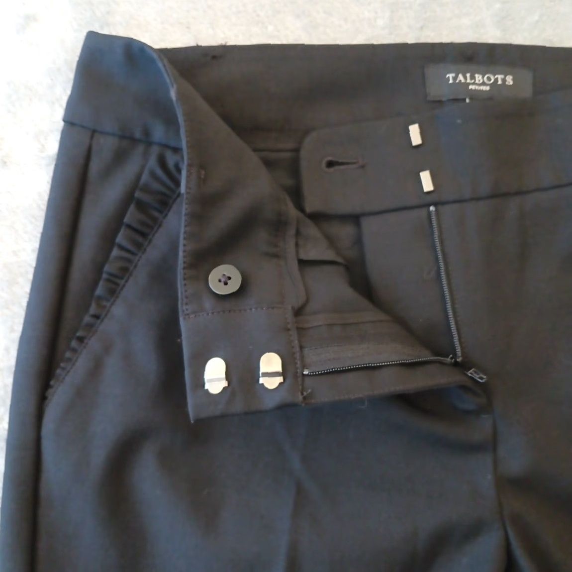 Talbots Talbots Petites Dress Pants Womens Size 10P Black 33x24 Mid Rise Ruffle Accent Pants Dress Pants Ladies Womens Size 32" / US 10 / IT 46 - 4 Thumbnail