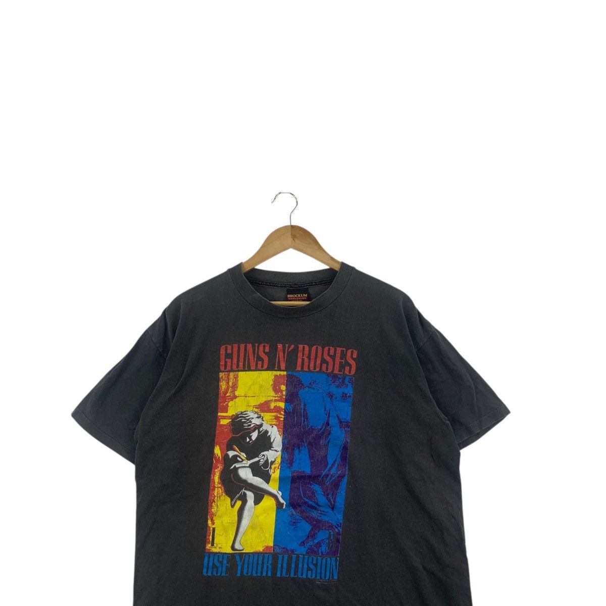 Band Tees Vintage 1992 GUN N’ ROSES Use Your Illusion Tour Tee Shirt Size US XL / EU 56 / 4 - 2 Thumbnail