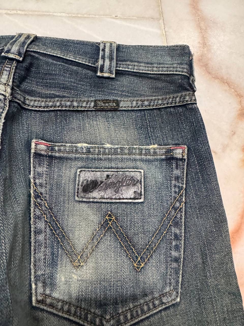 Wrangler VINTAGE WRANGLER FADED DISTRESSED BLUE JEANS Y2K Size US 29 - 14 Thumbnail