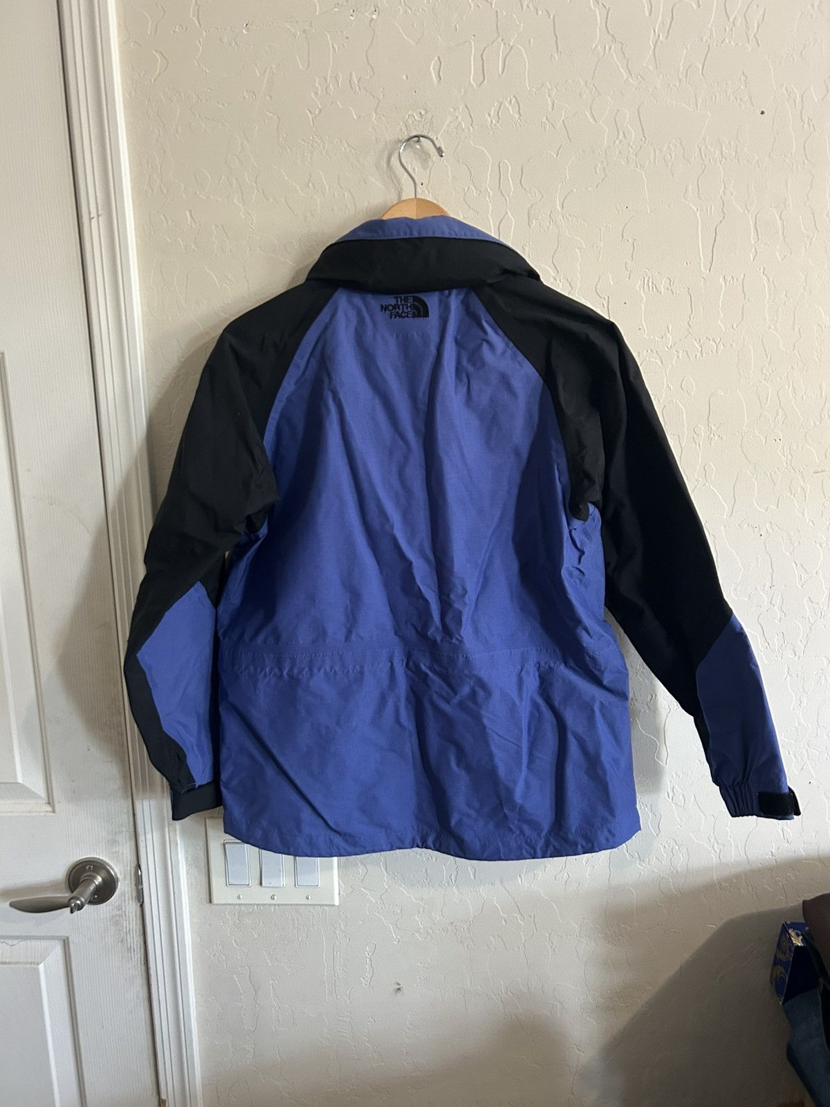 The North Face North Face Women’s Hyvent Jacket Small Size S / US 4 / IT 40 - 3 Thumbnail