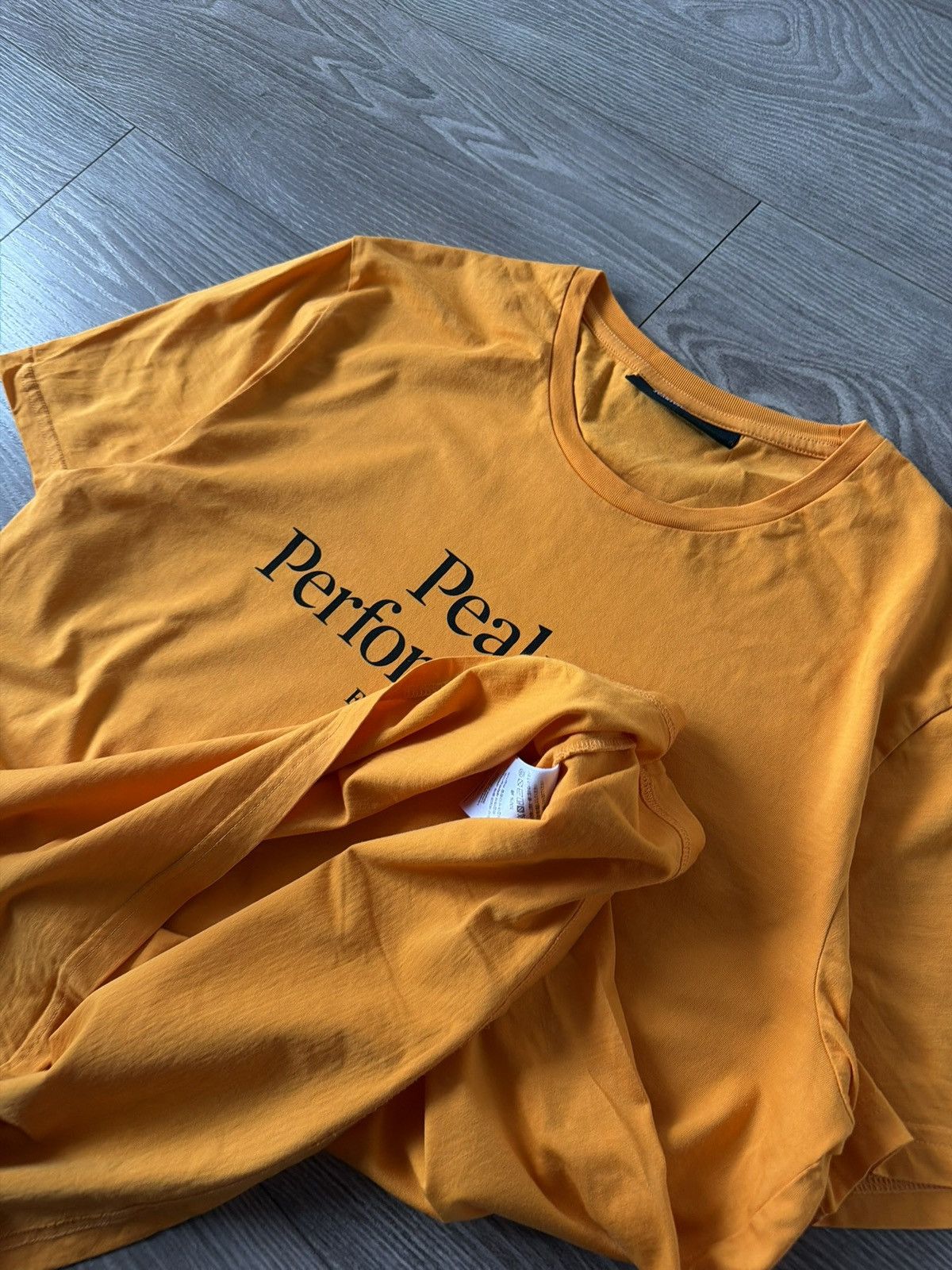Peak Performance Peak Performance Mens Orig Tee Size US XL / EU 56 / 4 - 19 Thumbnail