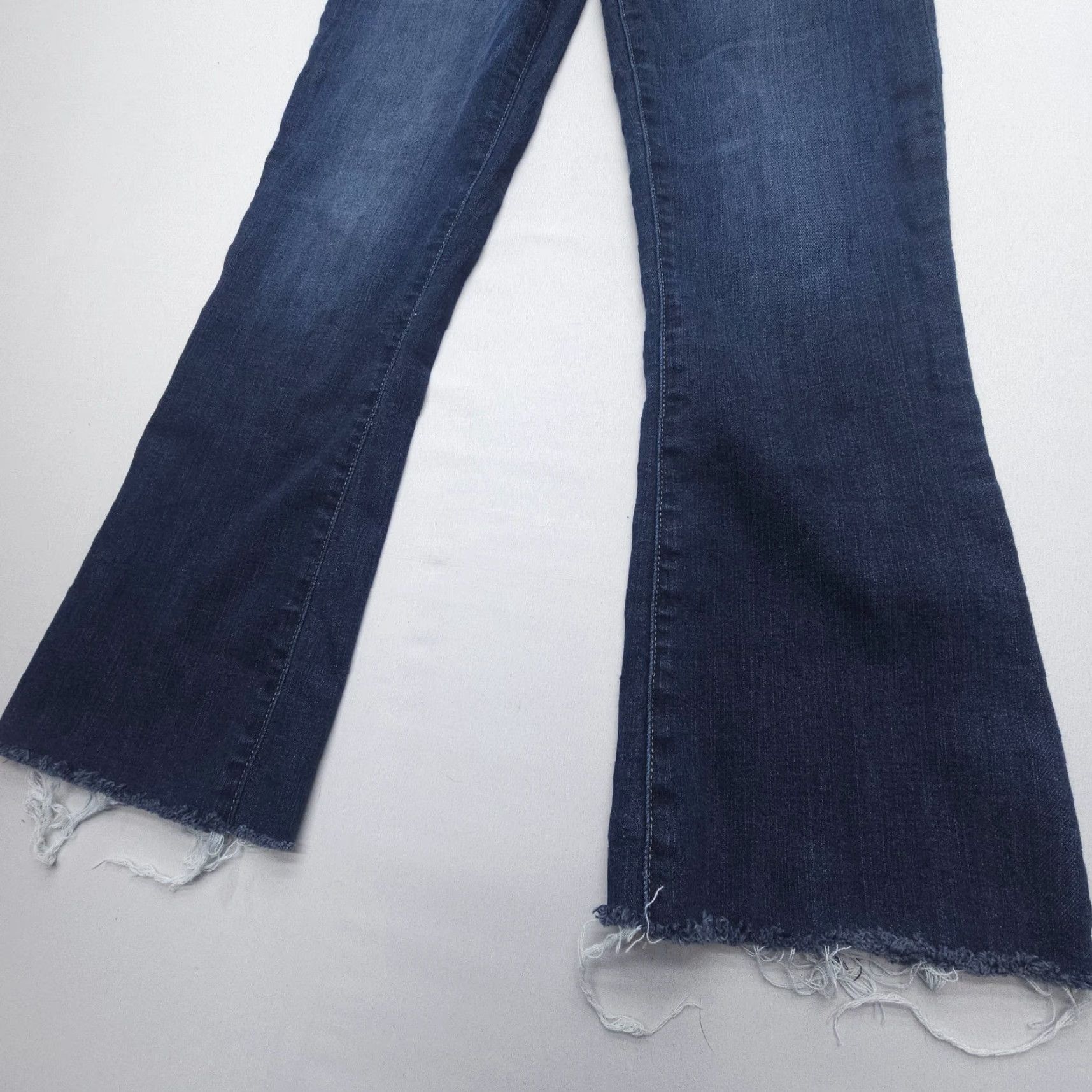 Paige Paige Colette Crop Flare Jeans Size 26 Dark Wash Stretch Denim Blue Raw Hem Mid Size 26" / US 2 / IT 38 - 7 Thumbnail