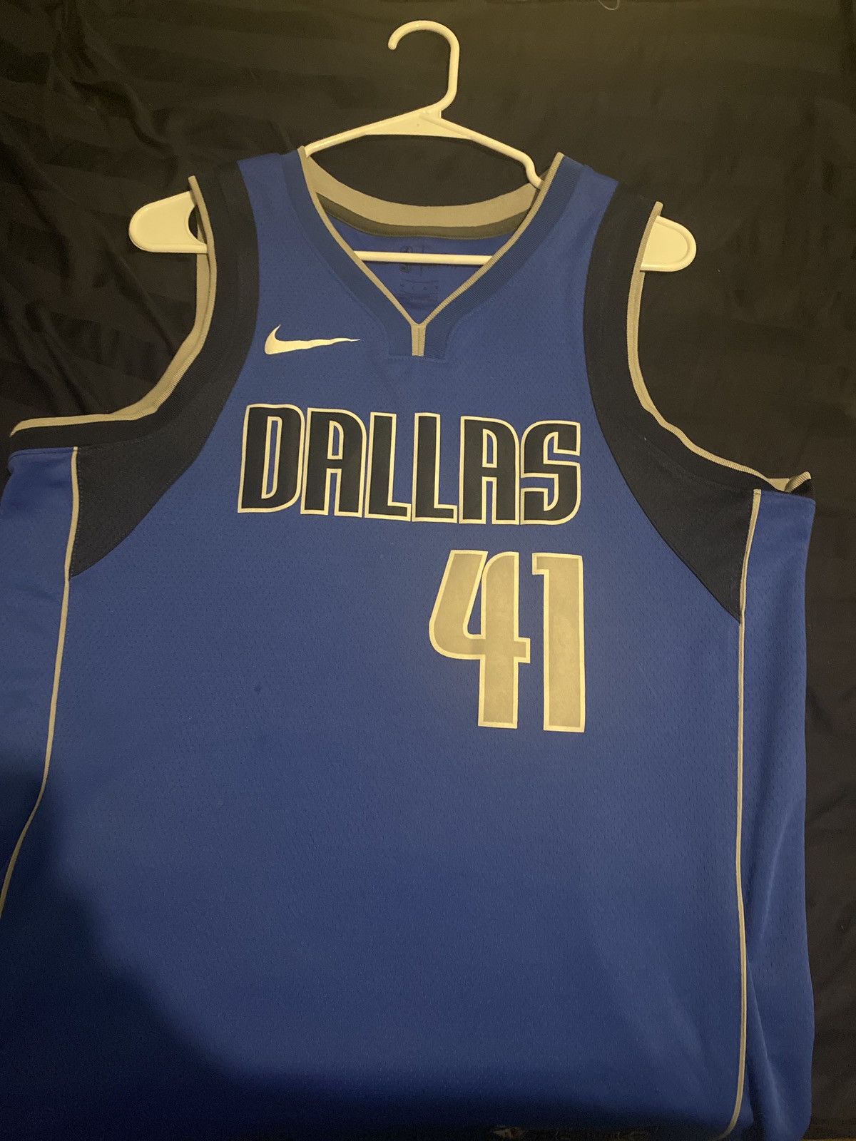 Nike Dirk Nowitzki jersey Size US M / EU 48-50 / 2 - 4 Thumbnail