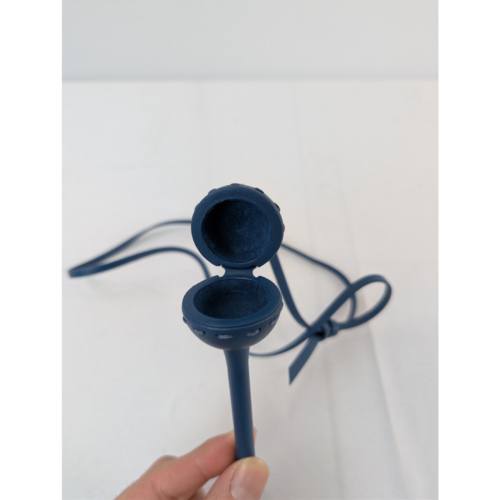 Fendi o1rshd1 Q:3 / Size: OS / Leather Lollipop Holder Necklace Size ONE SIZE - 7 Thumbnail
