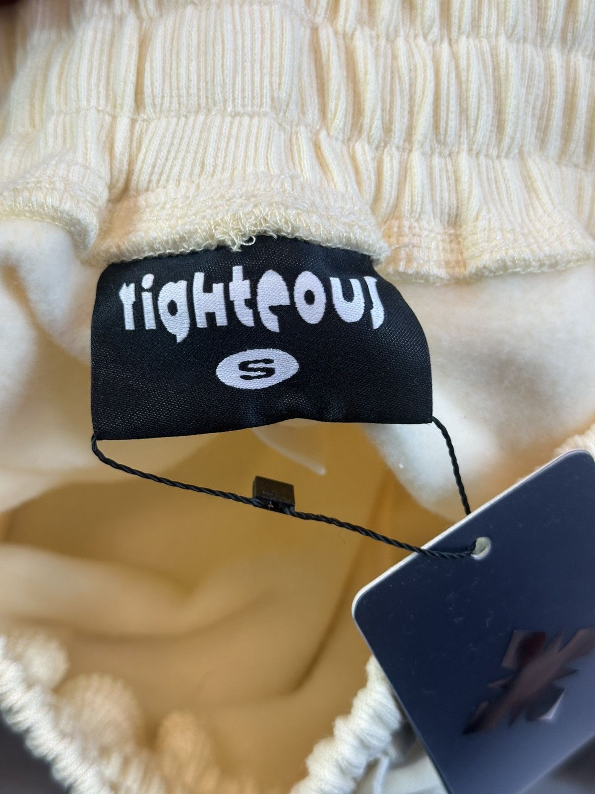 Other We are righteous “ cream risen king” short Small Size US 30 / EU 46 - 2 Thumbnail