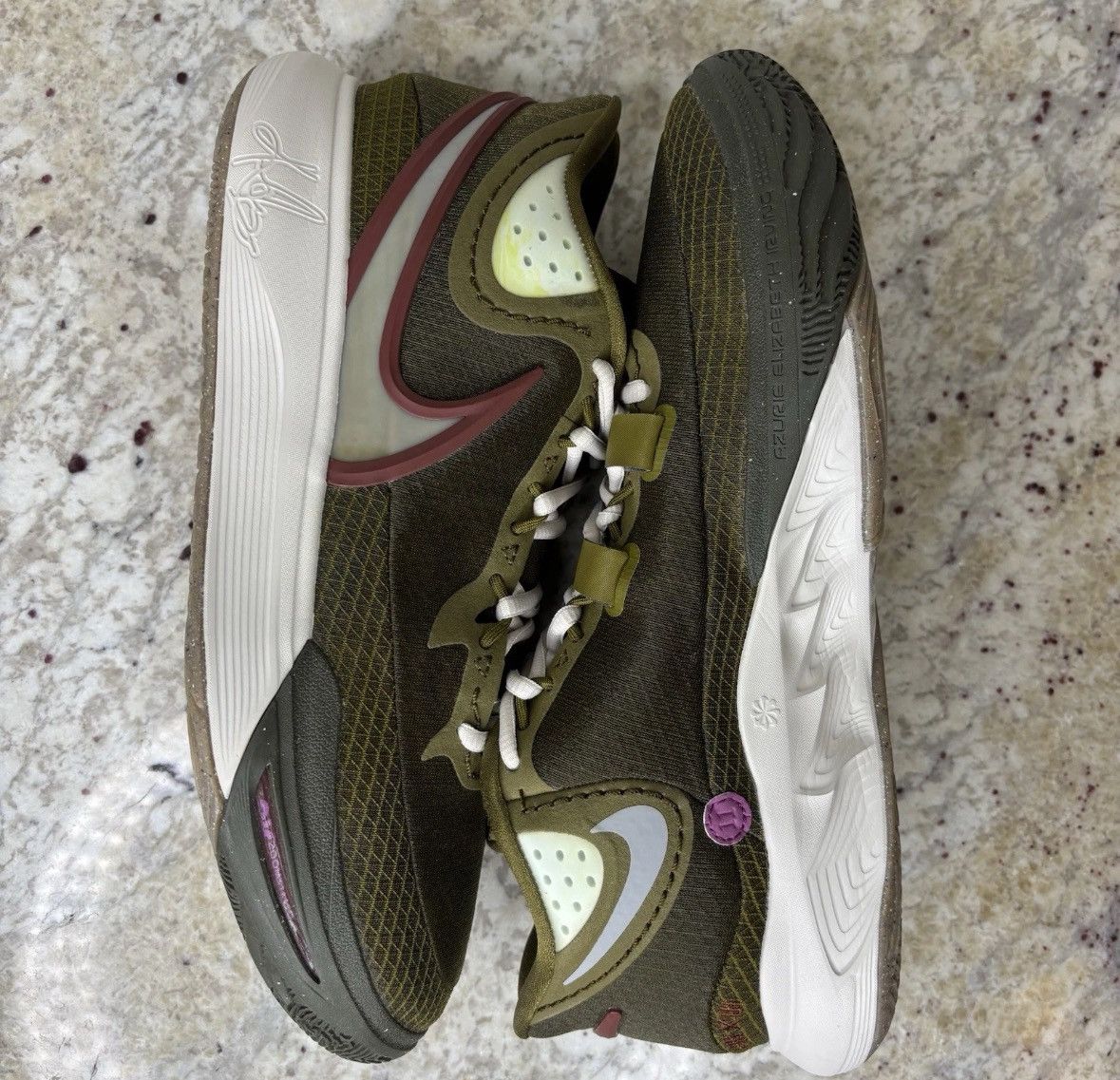Nike Size 12.5-Nike Kyrie 8N7 Standing Rock LIGHTLY WORN NO BOX Size US 12.5 / EU 45-46 - 9 Thumbnail