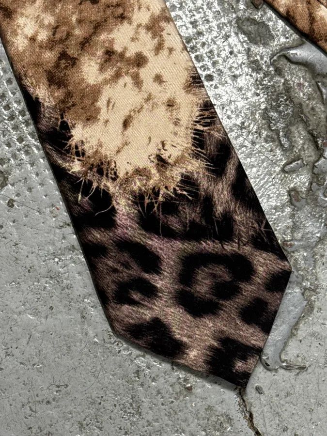Roberto Cavalli AW2001 Roberto Cavalli Beige Leopard Silk Tie Size ONE SIZE - 5 Thumbnail